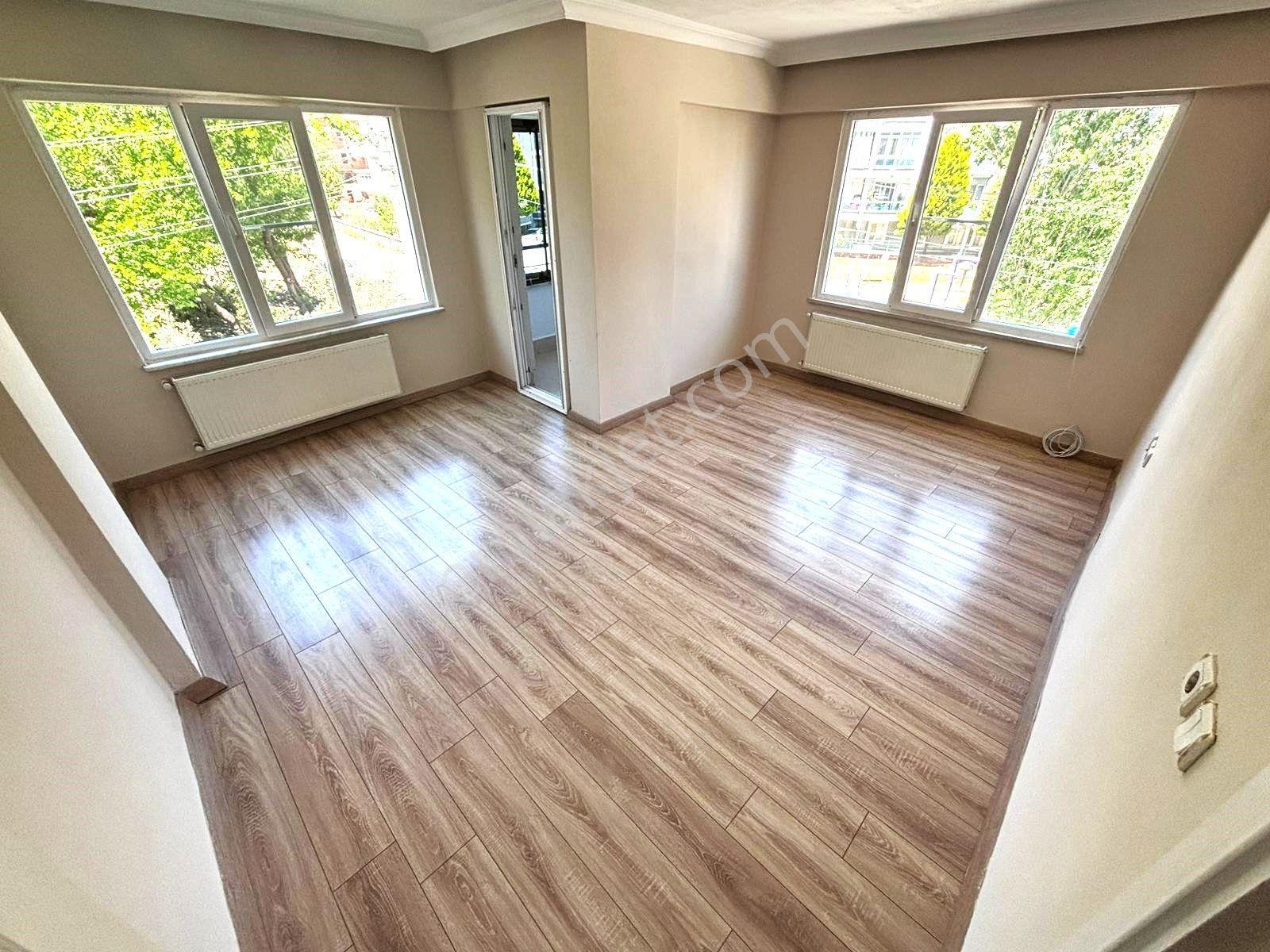✨akçay'da ✨aygül'den ✨yüksek Krediye Uygun Ara Kat Ön Cephe Ayrı Mutfak Asansörlü 3+1 Satılık Daire - Görsel 9