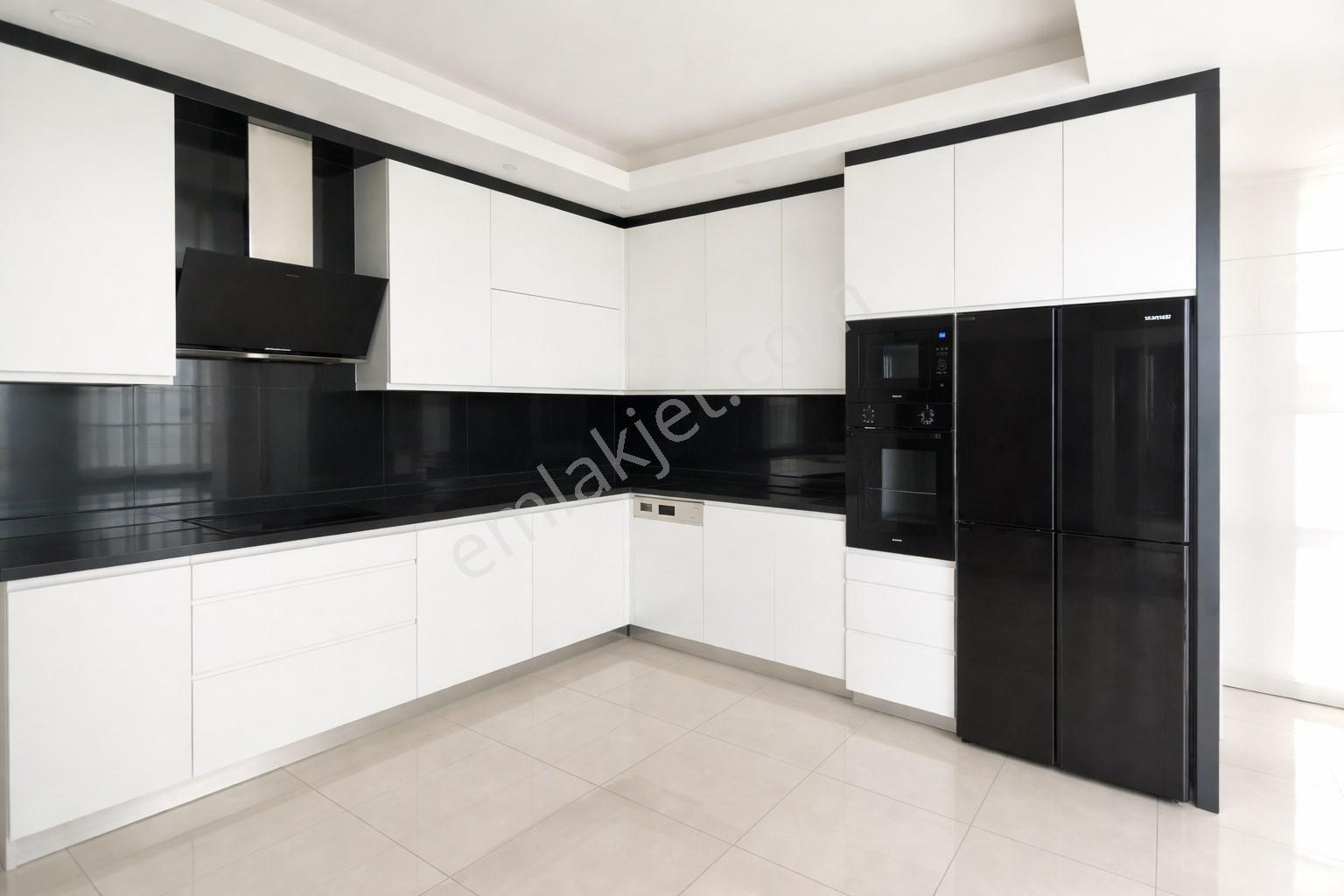 Alanya Kargıcakta Muhteşem Deniz Manzaralı Denize Sadece 50 M Ultra Lüks 6+1 Villa - Görsel 12