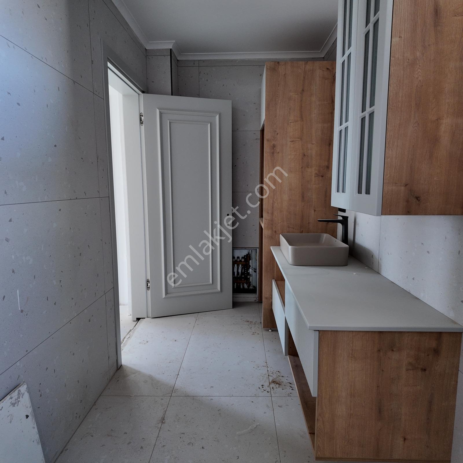 Reşatbey Yürüyüş Yoluna Komşu 282 M2 6+1 Tripleks Villa - Görsel 24
