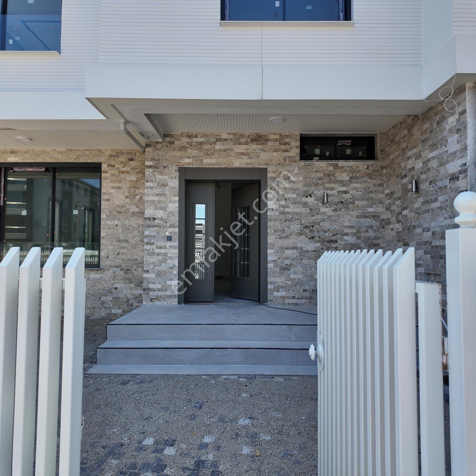 Reşatbey Yürüyüş Yoluna Komşu 282 M2 6+1 Tripleks Villa - Görsel 8