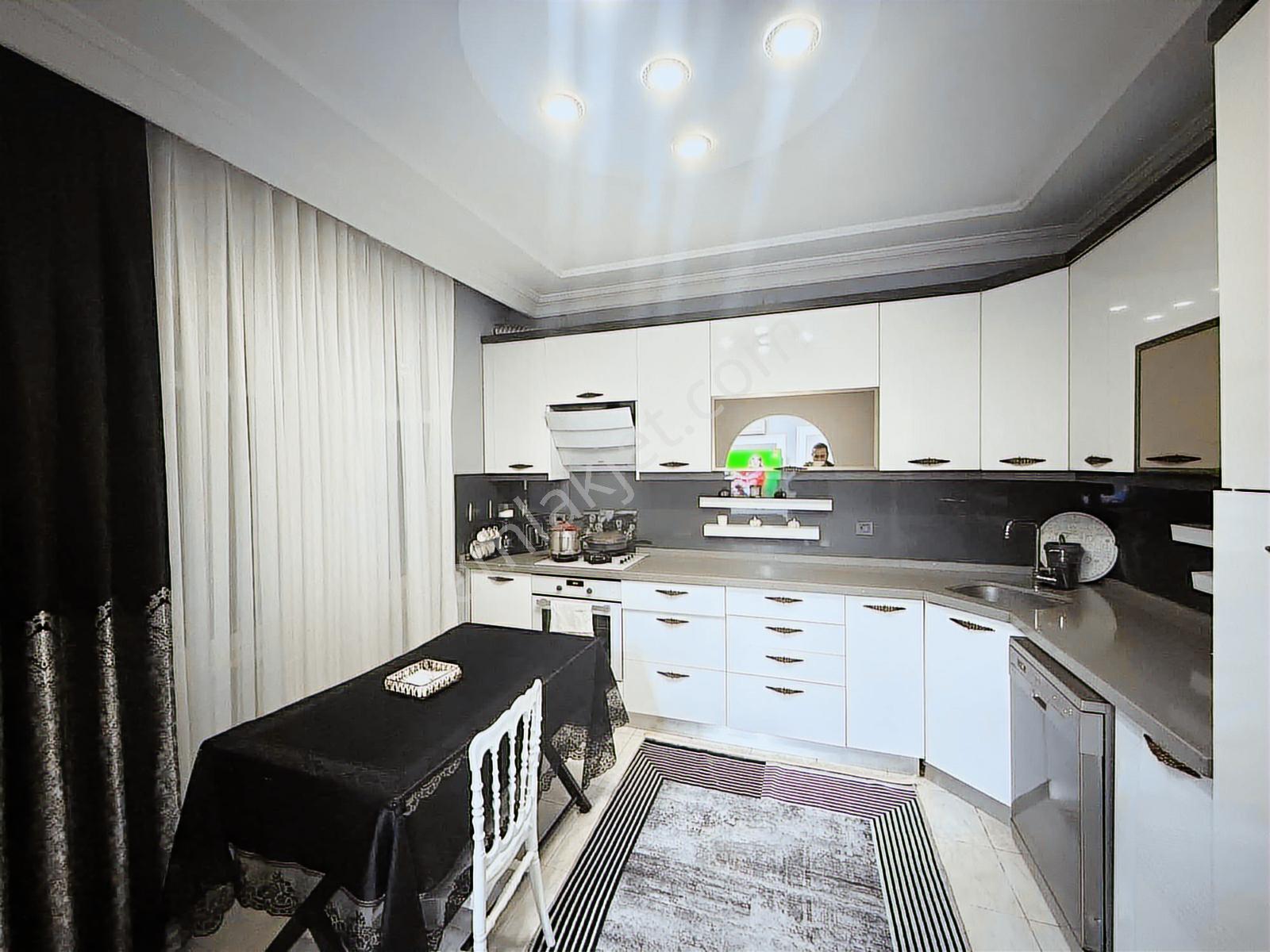 268 M2 Bağcıların En Güzel Evine Sahip Olmak İsteyenlere 5+1 - Görsel 5