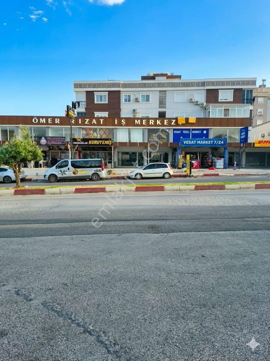 Hastane Caddesi Üzerinde Geniş Kullanım Alanlı Dükkan - Görsel 3