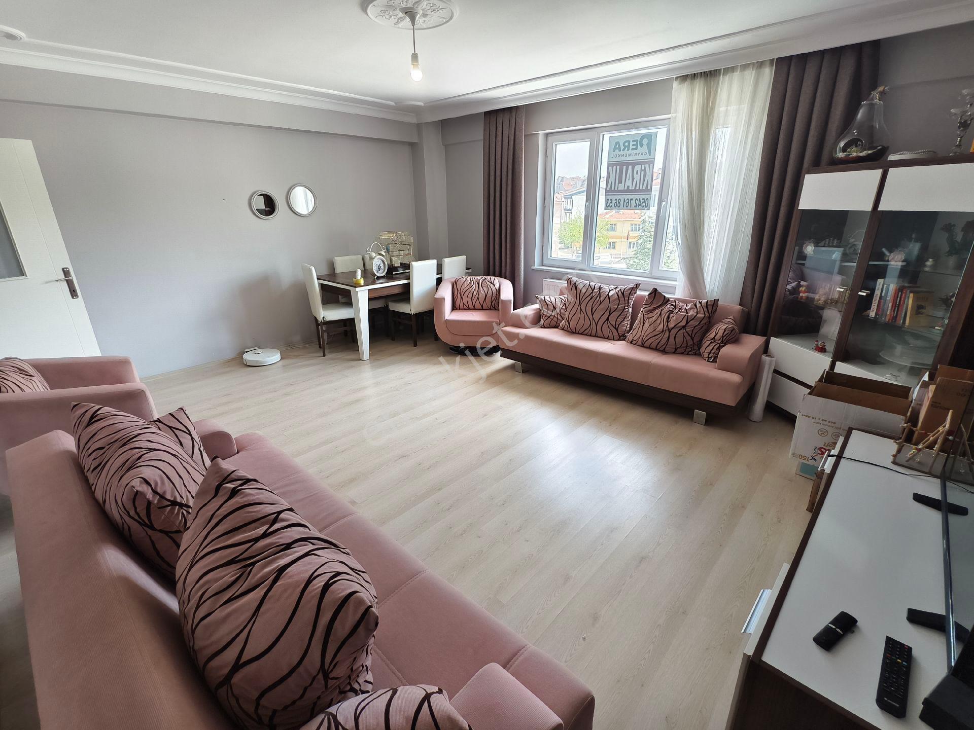 Pera'dan Emek Mah. Kervanönü Sok. Geniş, Ferah 3+1 Kiralık Daire - Görsel 9
