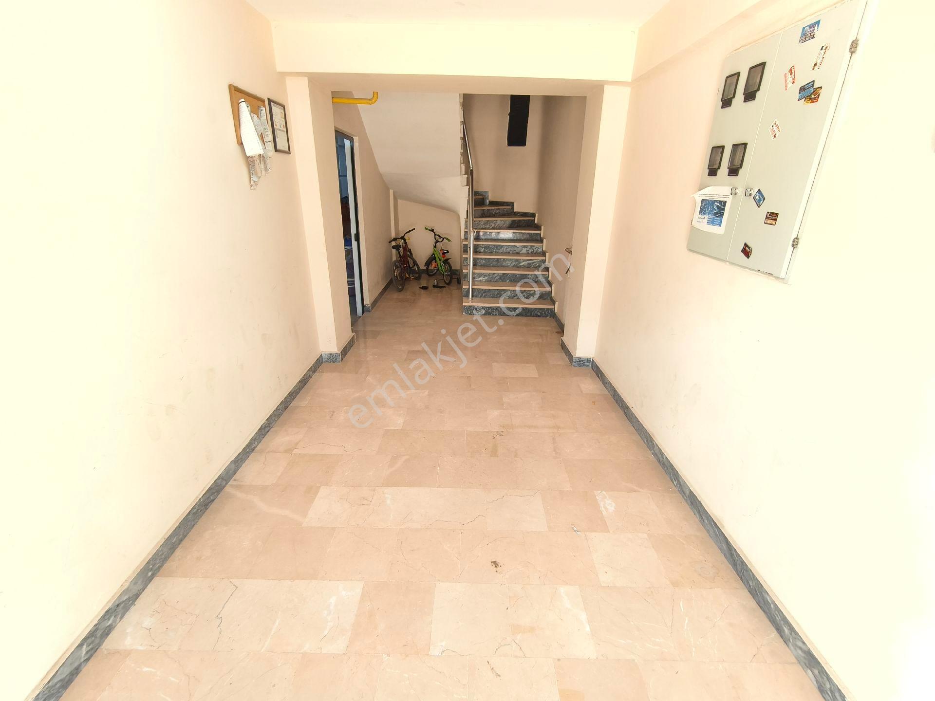 Pera'dan Emek Mah. Kervanönü Sok. Geniş, Ferah 3+1 Kiralık Daire - Görsel 2