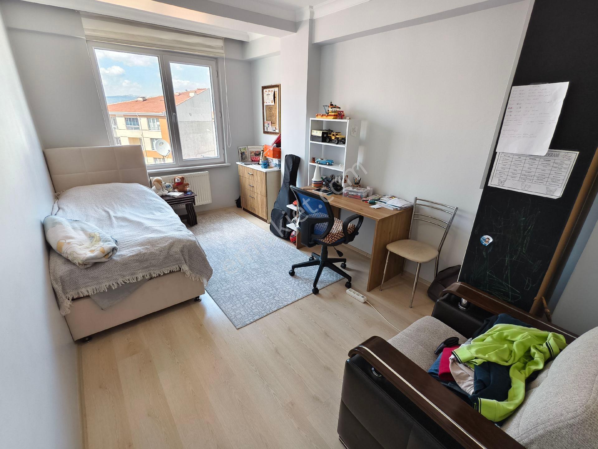 Pera'dan Emek Mah. Kervanönü Sok. Geniş, Ferah 3+1 Kiralık Daire - Görsel 25