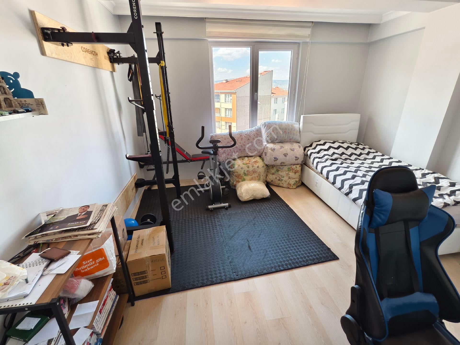 Pera'dan Emek Mah. Kervanönü Sok. Geniş, Ferah 3+1 Kiralık Daire - Görsel 18