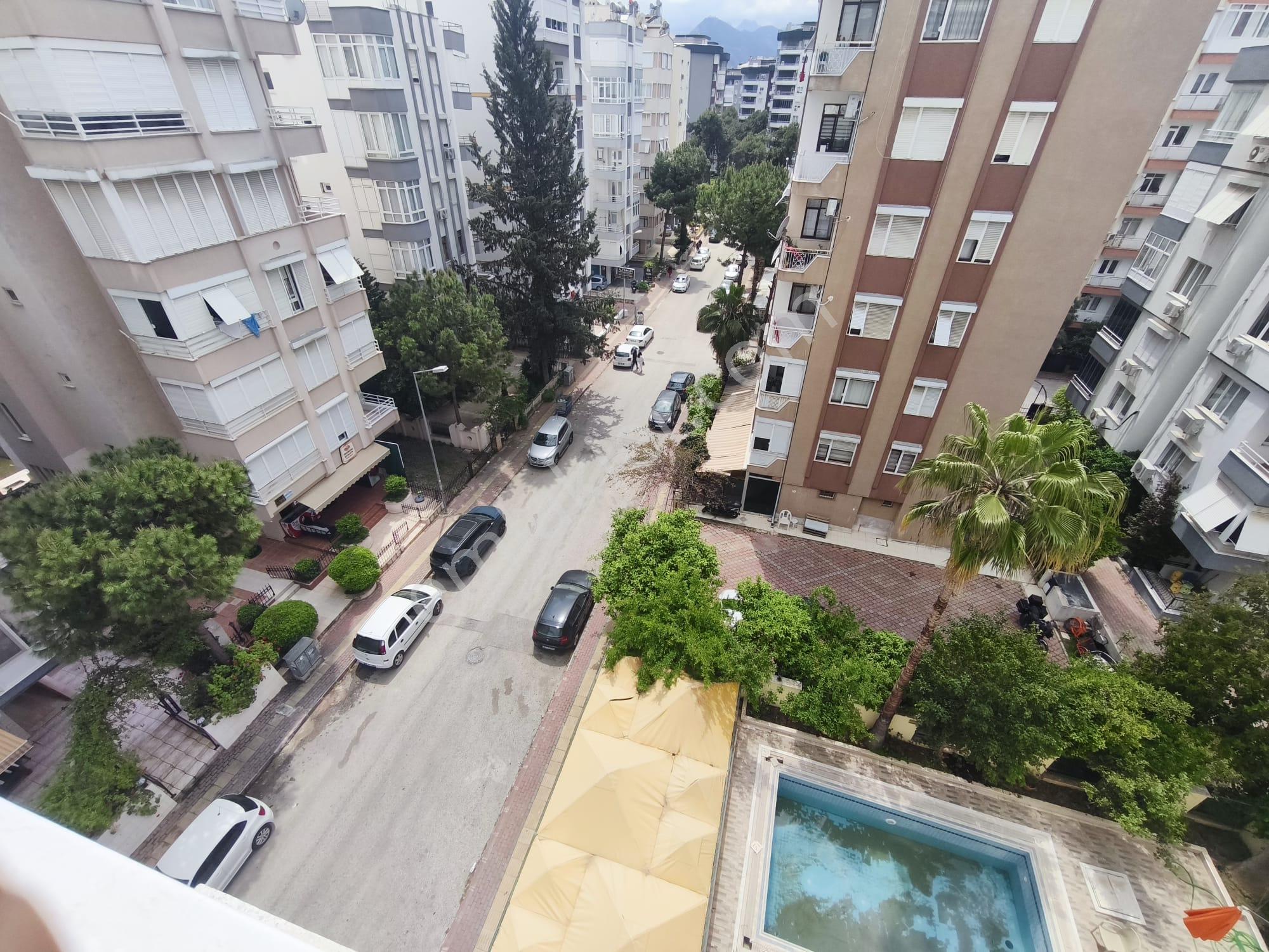 Altınkum’da Denize Yakın Havuzlu 1+1 - Görsel 15
