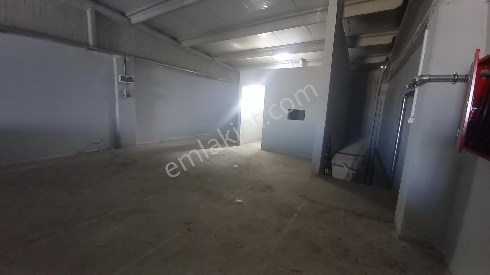 Nuri Giyik Sanayi Sitesinde 240 M2 Dükkan - Görsel 9