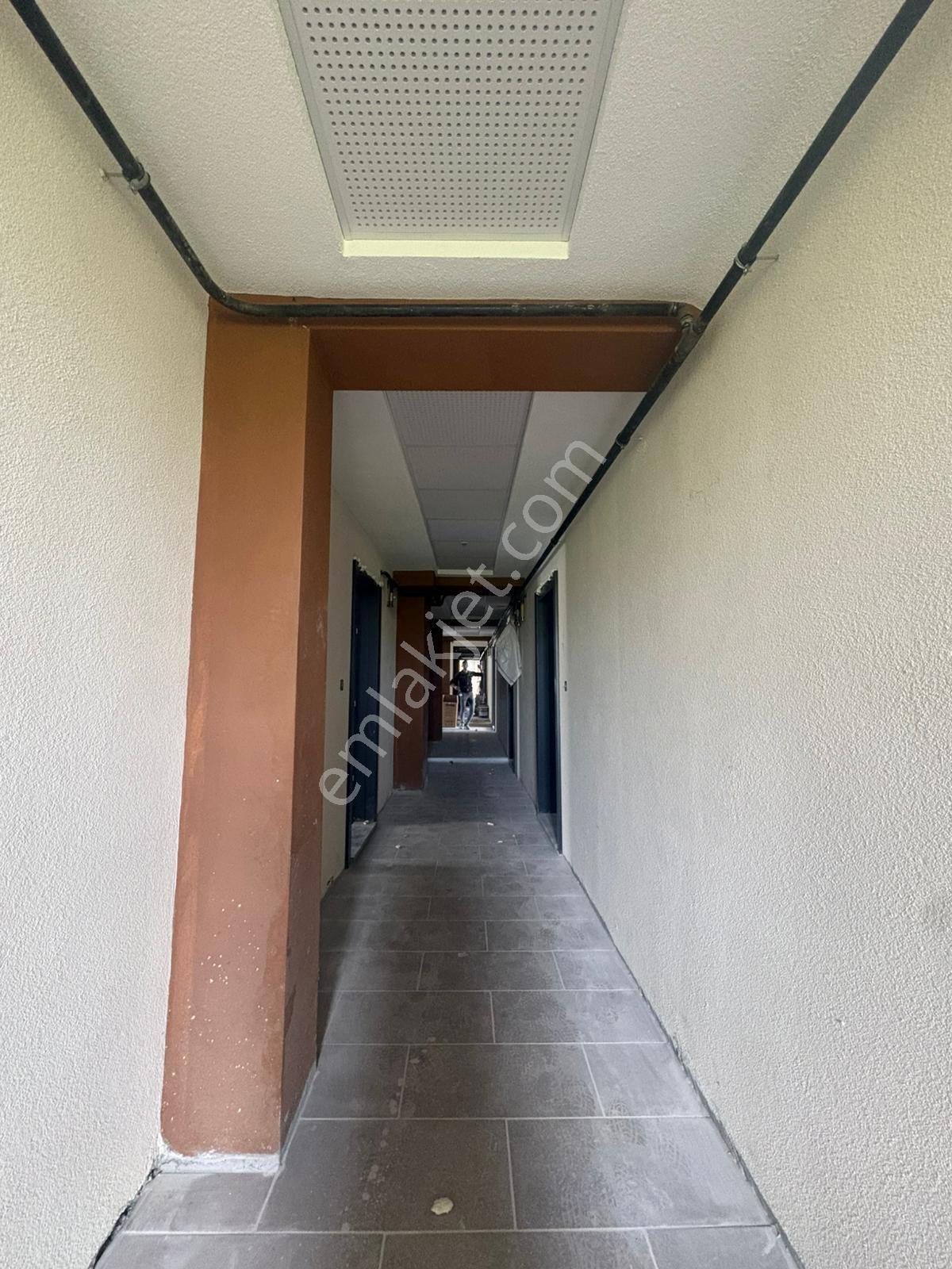 Kabaoğlun'da Üniversite Yolu Üzerinde 88 M2 1+1 Dubleks Daire - Görsel 14