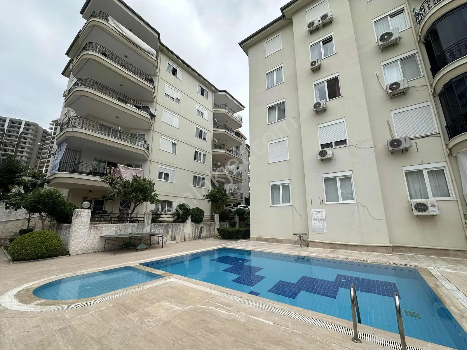 Alanya Cıkcıllı Mahallesi 2+1 Havuzlu