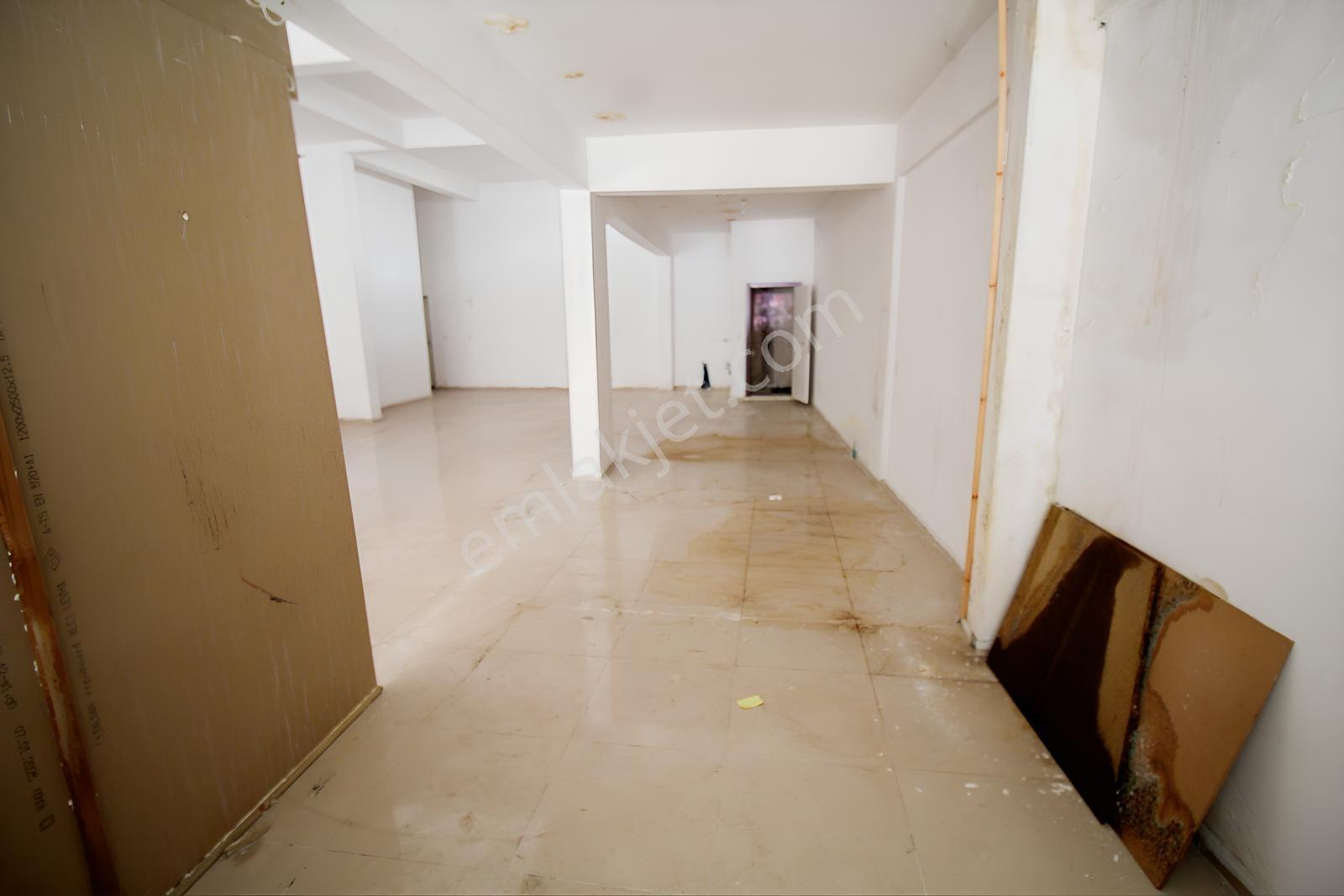 Krc'den Tıp Fakültesi Caddesi Üzerinde 170m2 Satılık Dükkan! - Görsel 2