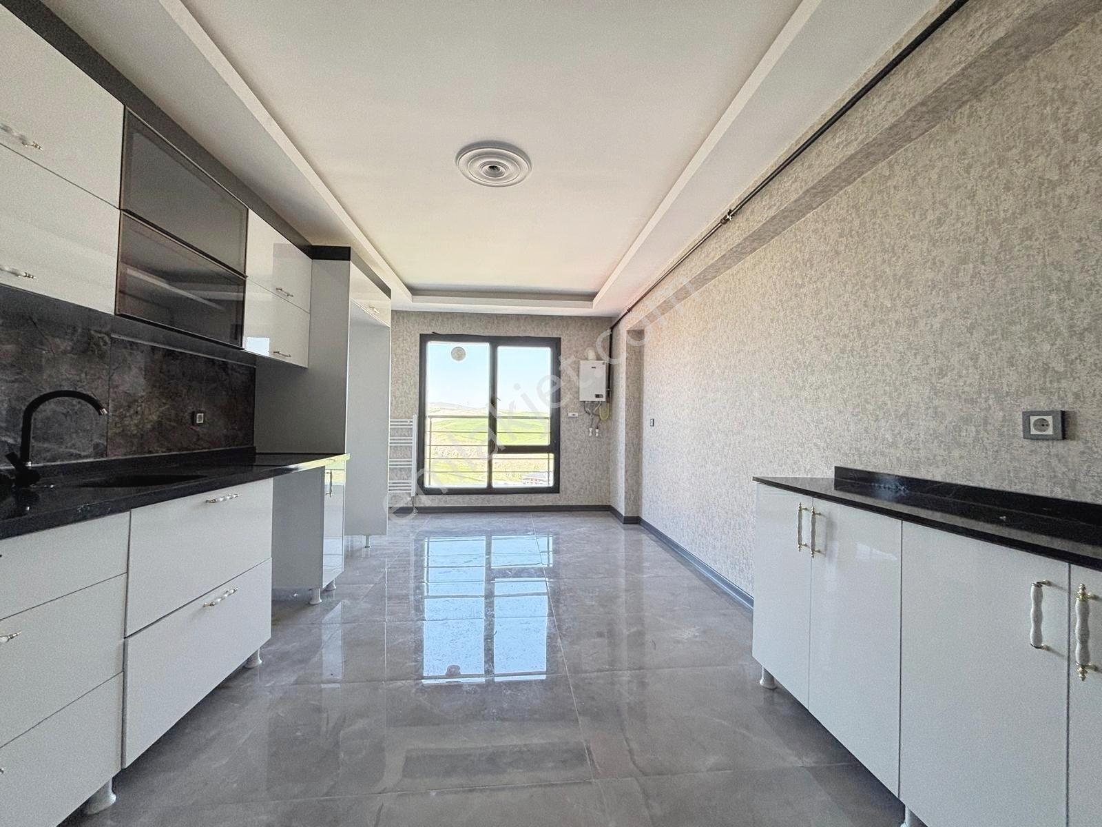 Barut Emlaktan Masrafsız 175 M2 Güney C Önü Açık 4+1 Daire 9.kat - Görsel 2