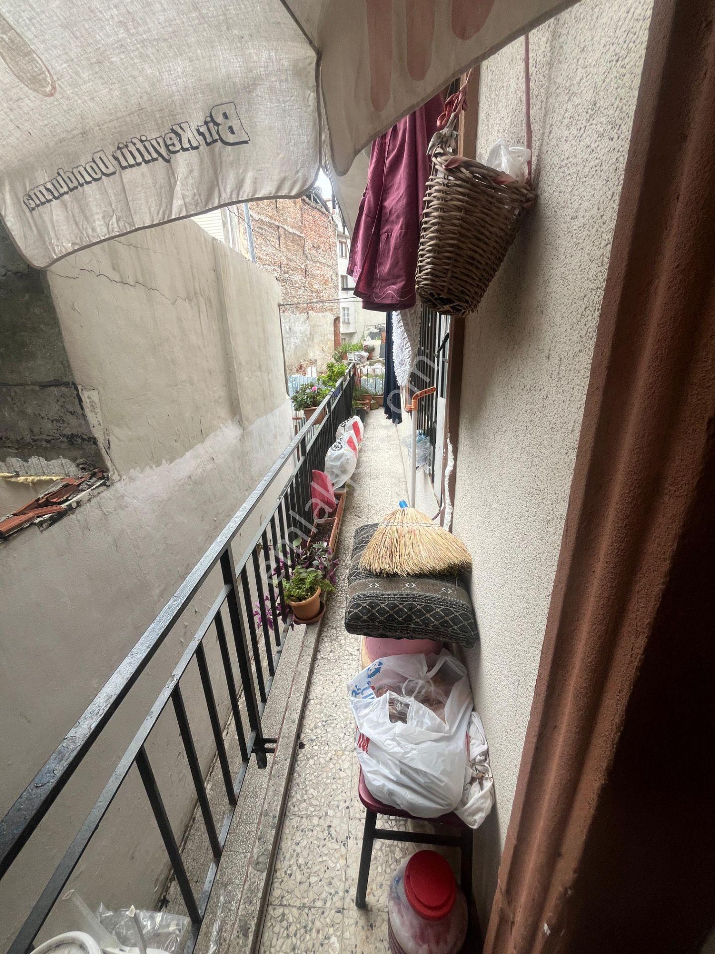 Üsküdar Salacakta Çok Güzel Bir Bölgede 85m² 2+1 Fırsat Daire - Görsel 19