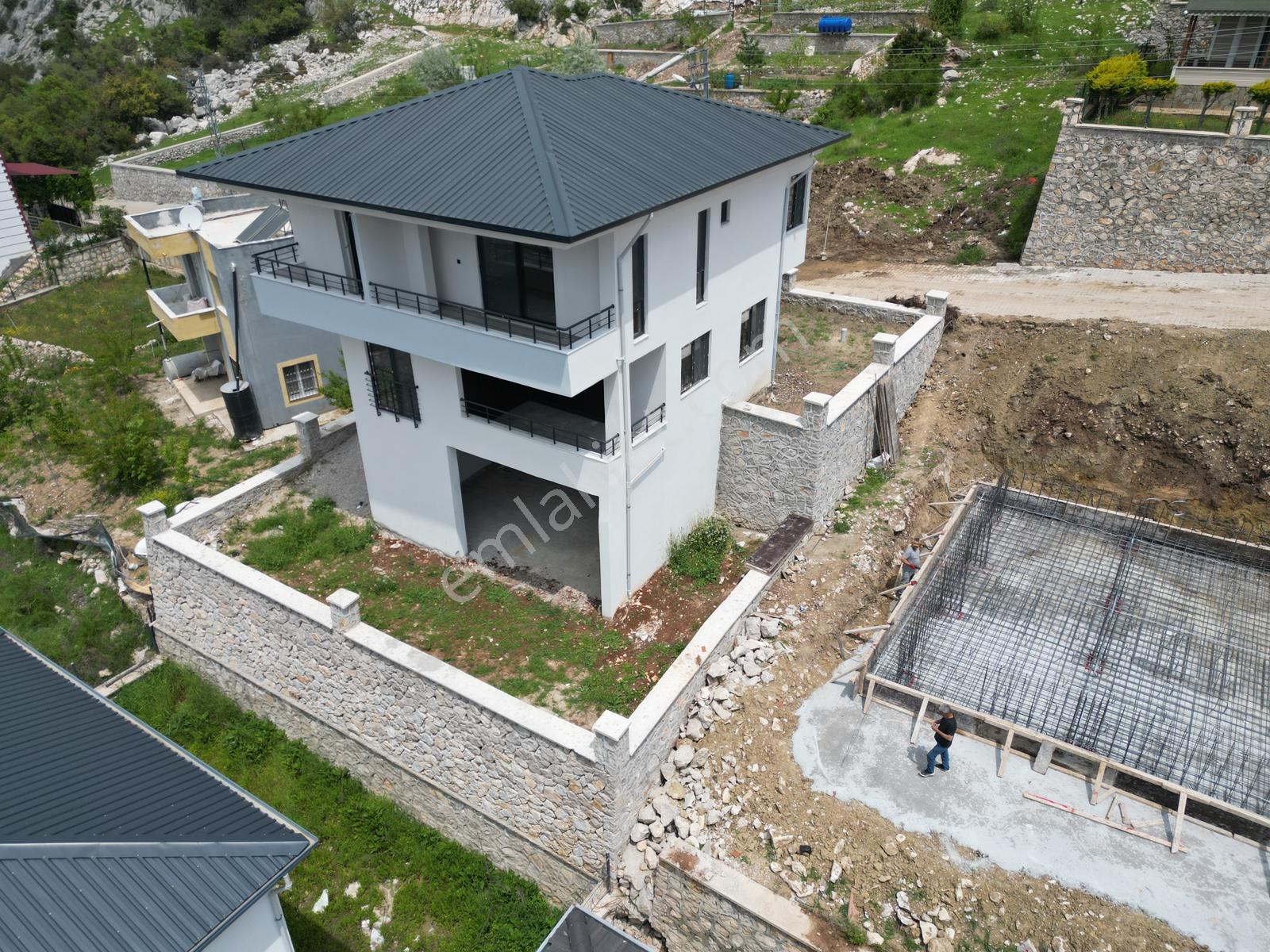 Bm"den Soğucak Yaylasında Sıfır Tripleks 4+1 Villa + Misafirhane