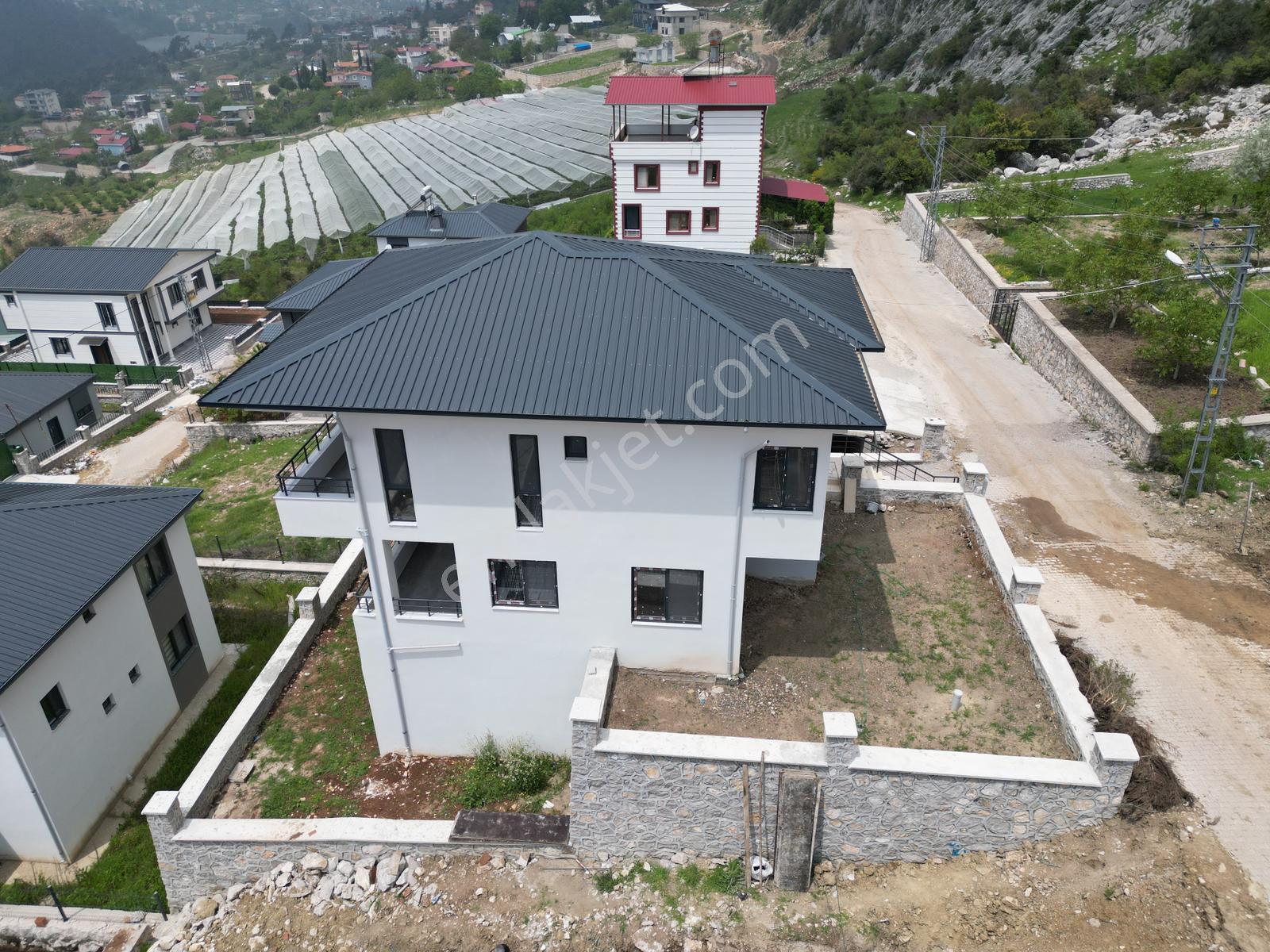 Bm"den Soğucak Yaylasında Sıfır Tripleks 4+1 Villa + Misafirhane - Görsel 2