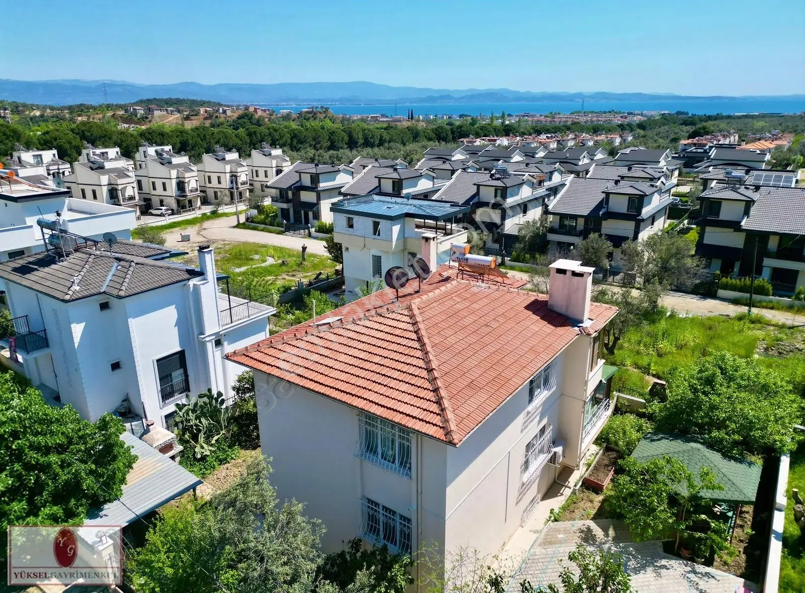 Yükselden Gürenin En Değerli Yerinde Tam Bağımsız 7+2eşsiz Villa - Görsel 5