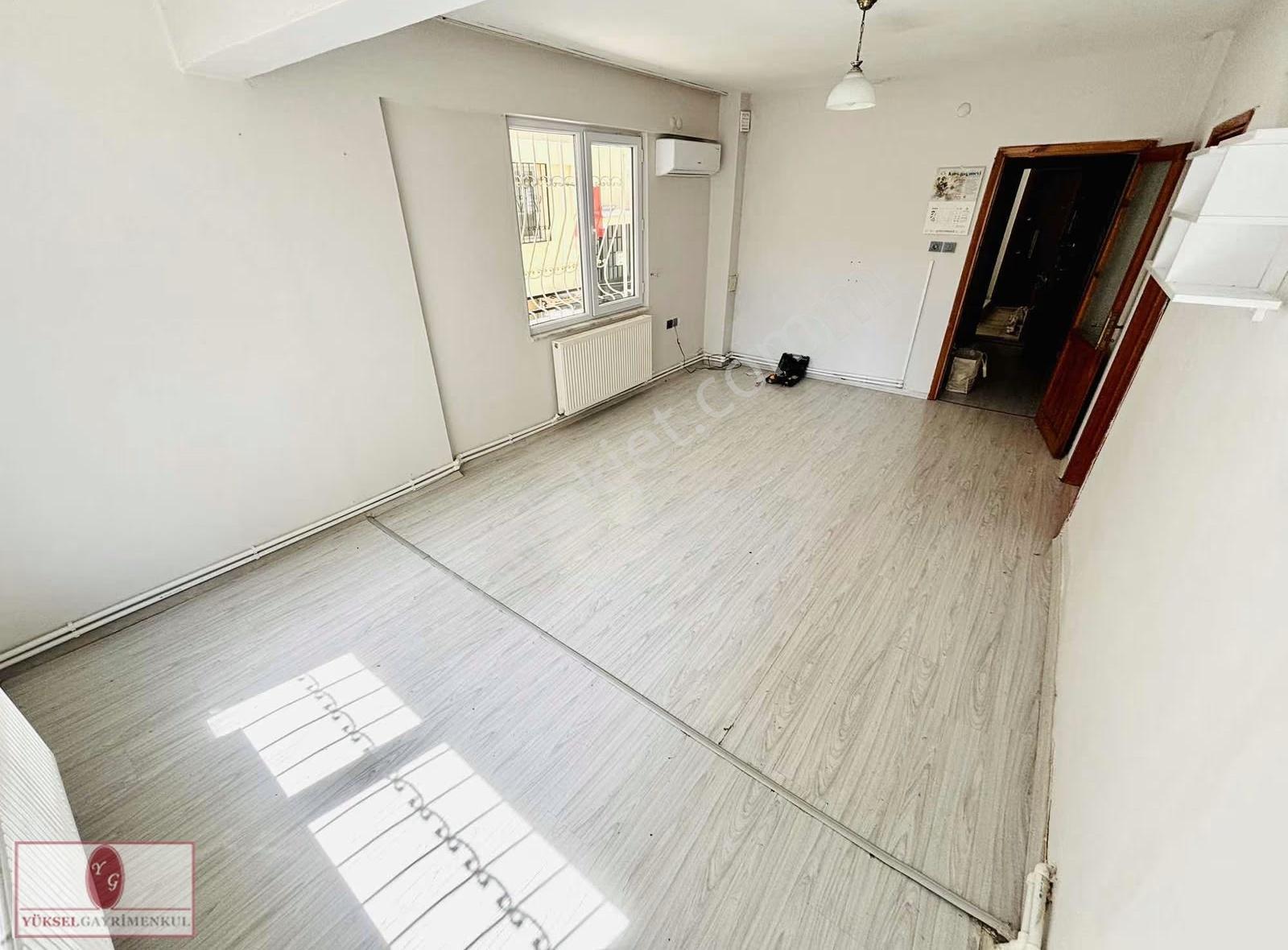 Yetki Yükselden Akçay Cuma Pazarına Yakın Mantolamalı 2+1 Daire - Görsel 3