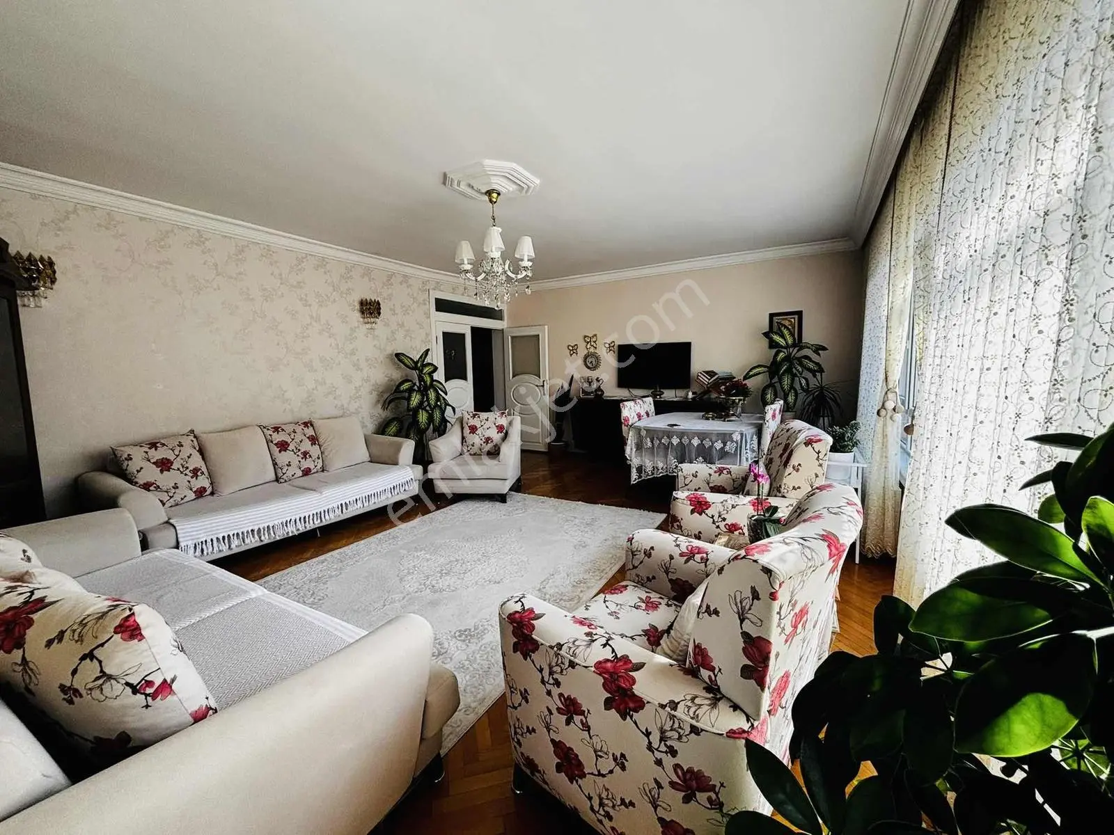 Havacılar Sitesinde Güvenlikli 3+1 Satılık Daire