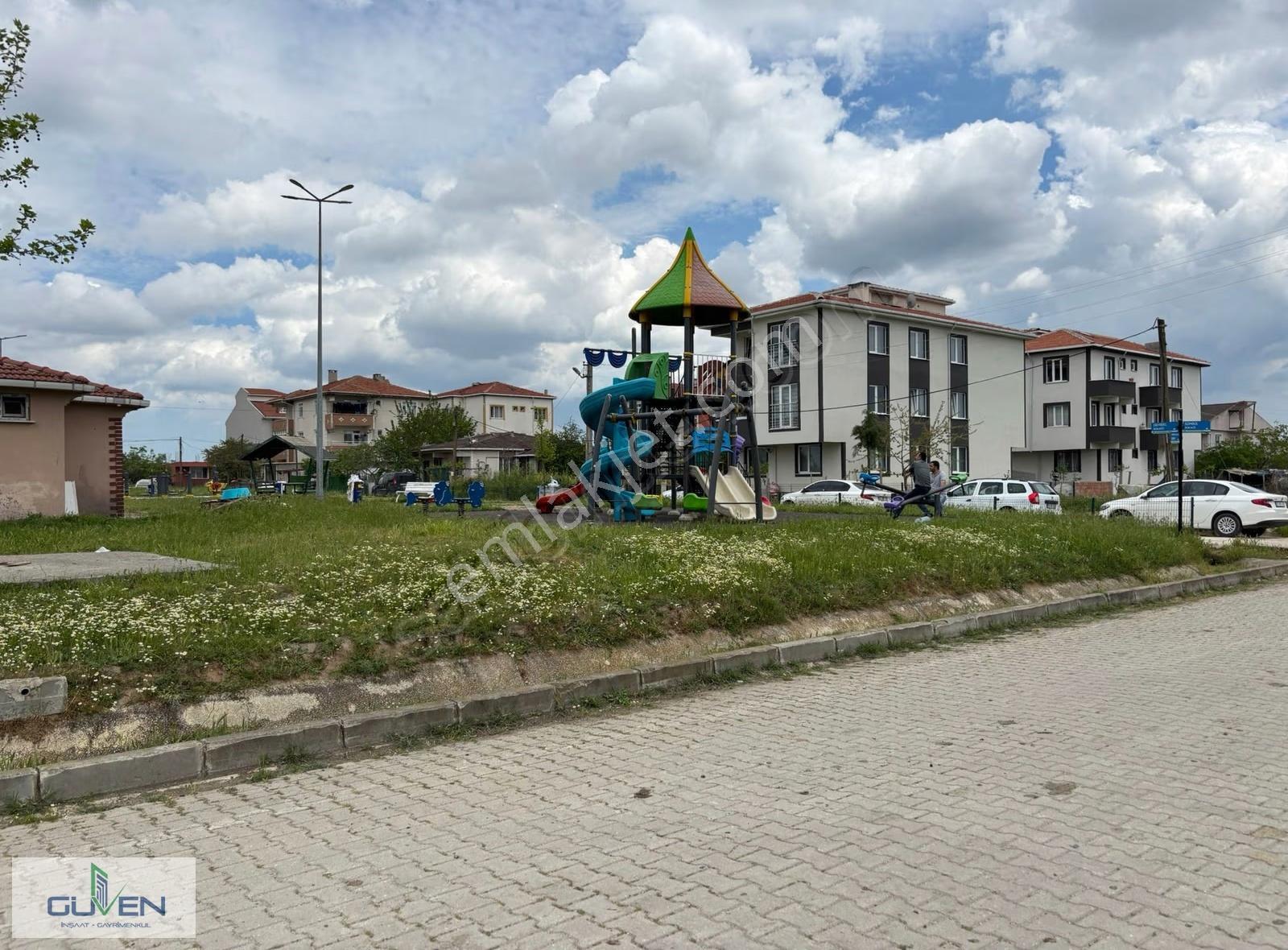 Güven'den Velimeşe'de 381m² Tek Tapu Yola Cephe İmarlı Arsa !!!! - Görsel 9