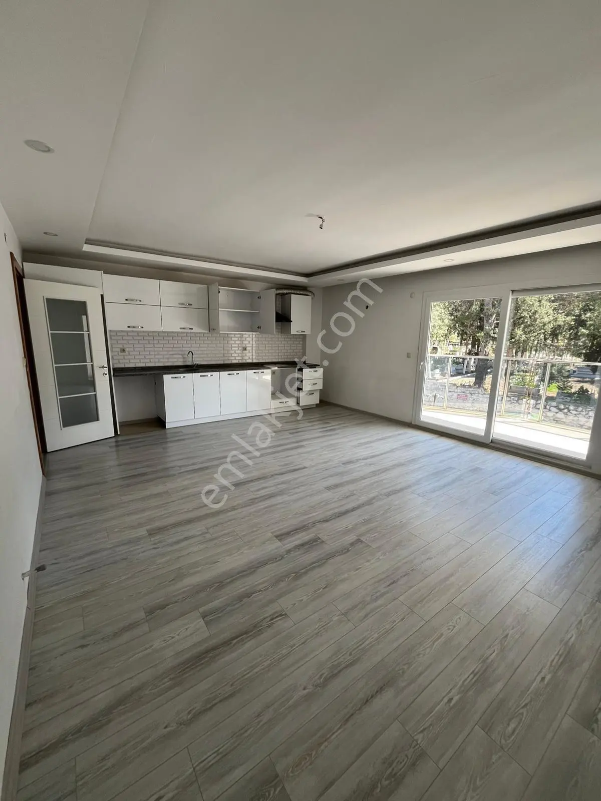 Davutlar Havuzlu Site De 3+1 Geniş Daire - Görsel 3