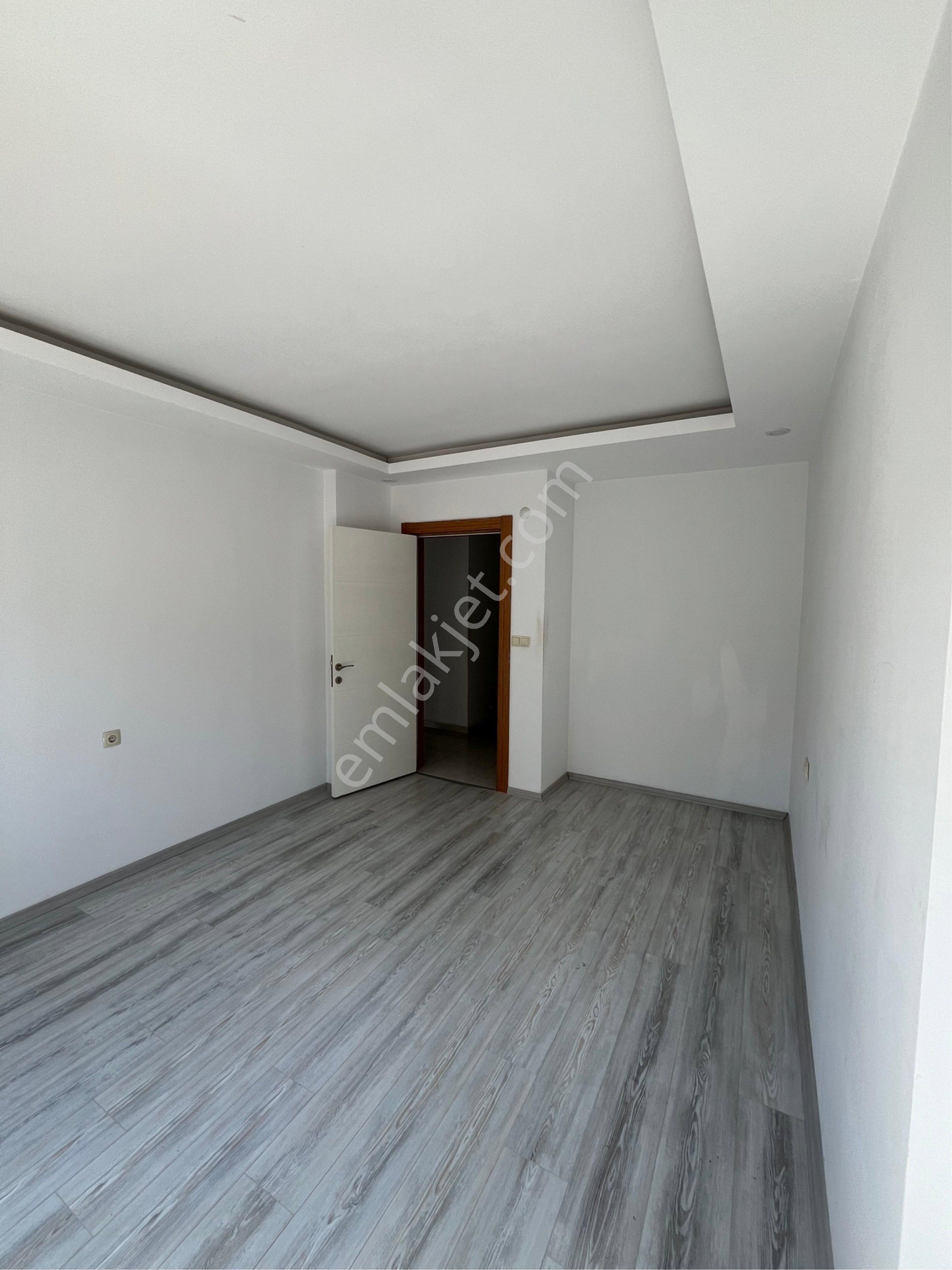 Davutlar Havuzlu Site De 3+1 Geniş Daire - Görsel 18