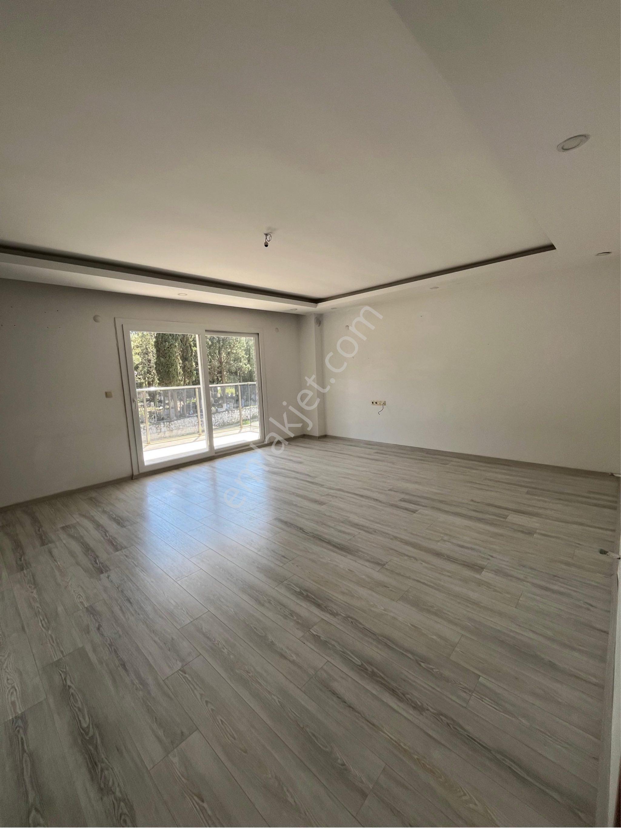 Davutlar Havuzlu Site De 3+1 Geniş Daire - Görsel 19