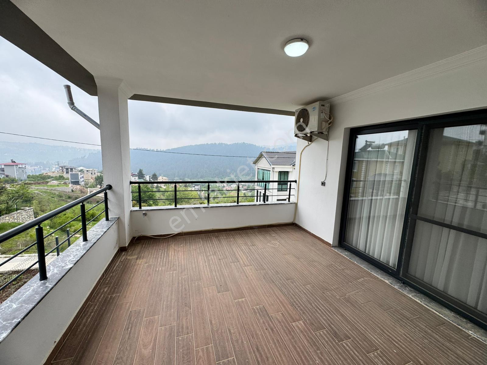 Bm"den Soğucak Yaylasında 301m2 3+1+teraslı Dublex Villa - Görsel 19