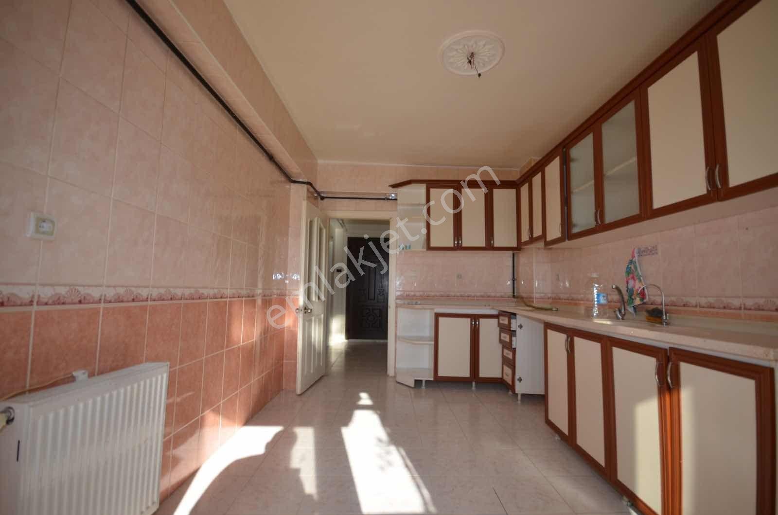 Kanuni Mahallesi Satılık 3+1 / 125m2 Ara Kat Daire - Görsel 26