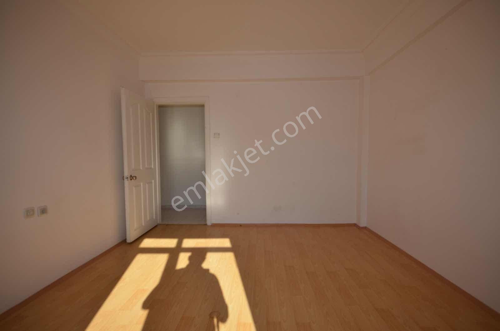 Kanuni Mahallesi Satılık 3+1 / 125m2 Ara Kat Daire - Görsel 36