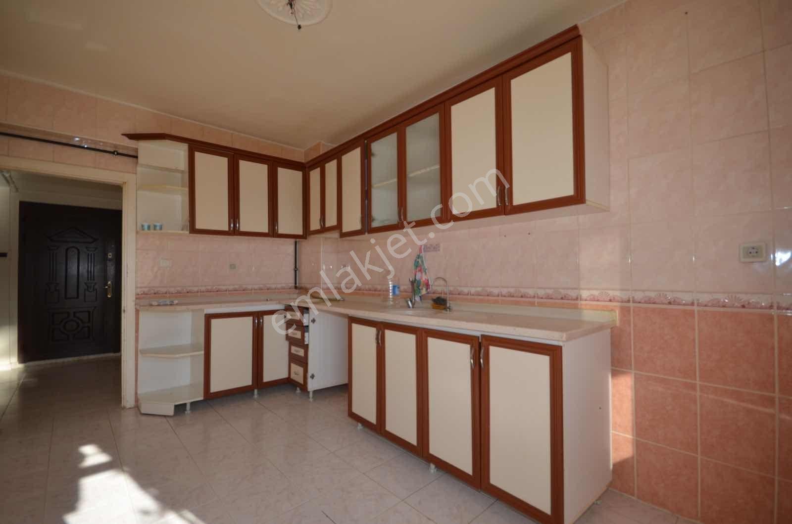 Kanuni Mahallesi Satılık 3+1 / 125m2 Ara Kat Daire - Görsel 21
