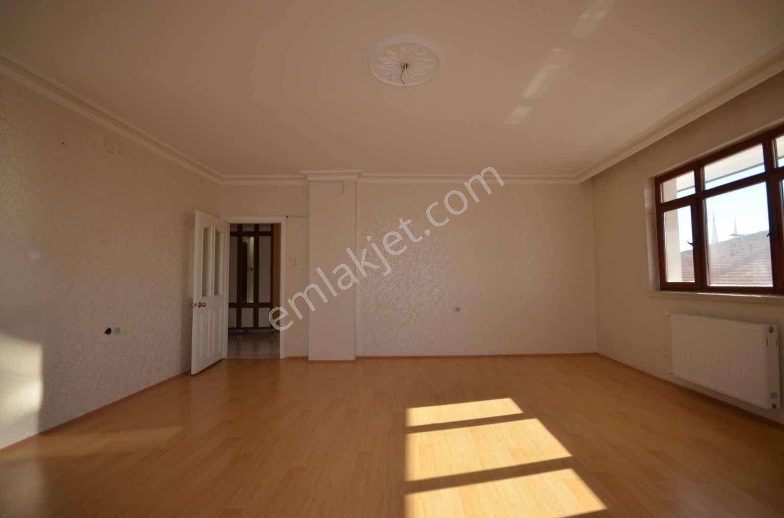 Kanuni Mahallesi Satılık 3+1 / 125m2 Ara Kat Daire - Görsel 33