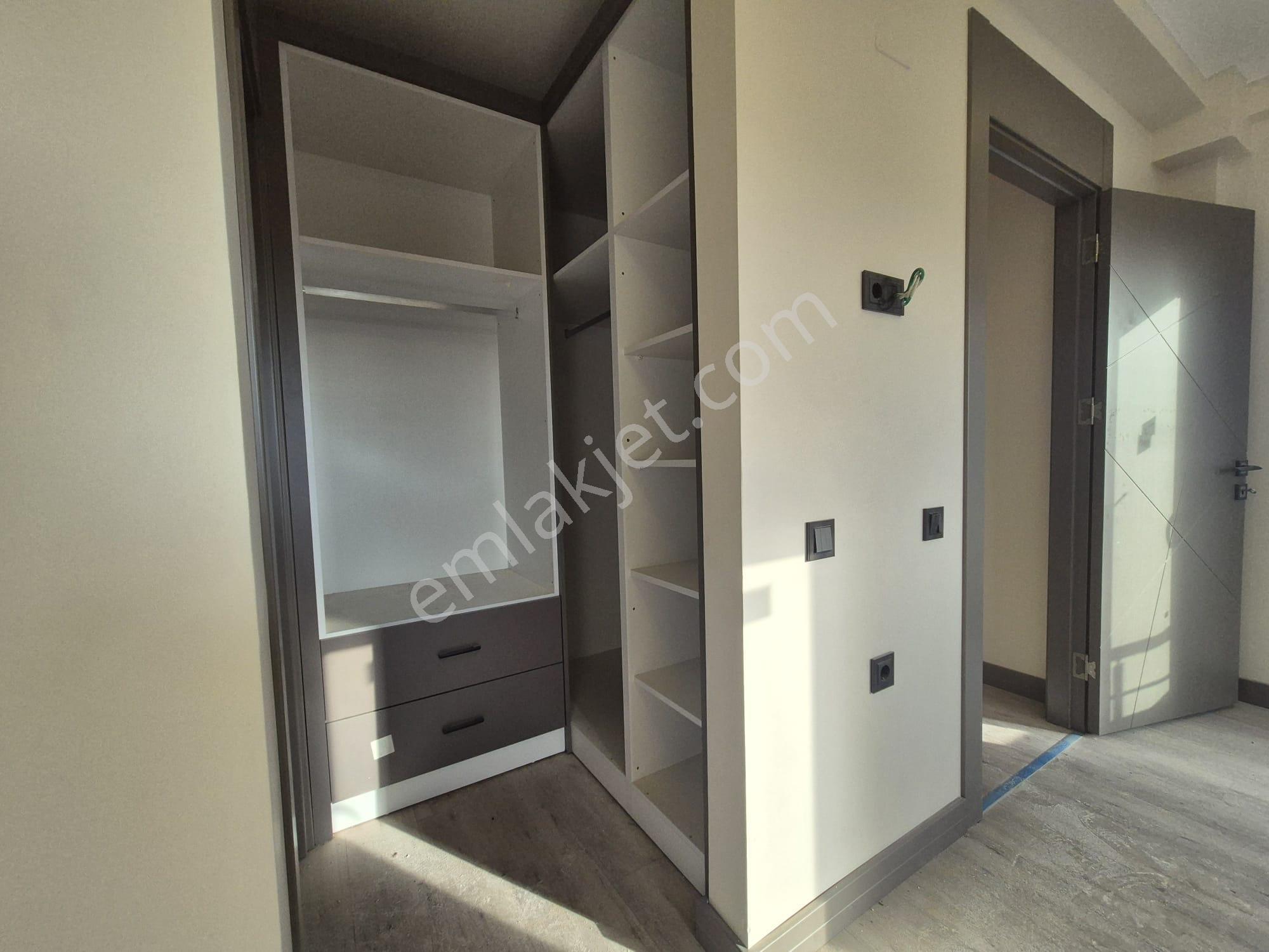 Mezitli Kuyulukta Havuzlu Sitede Kiralık 2+1 Daire - Görsel 12