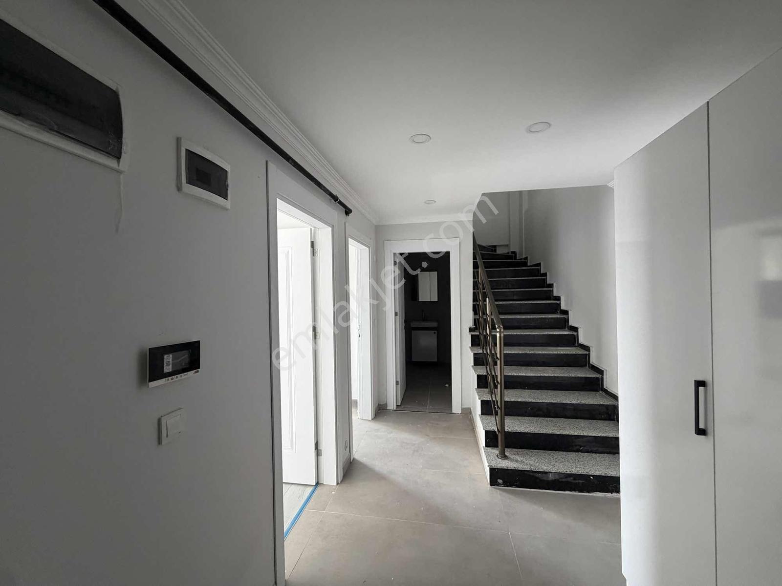 Barış Mahallesi'nde Satılık Deniz Manzaralı 3+1 Dubleks Daire - Görsel 17
