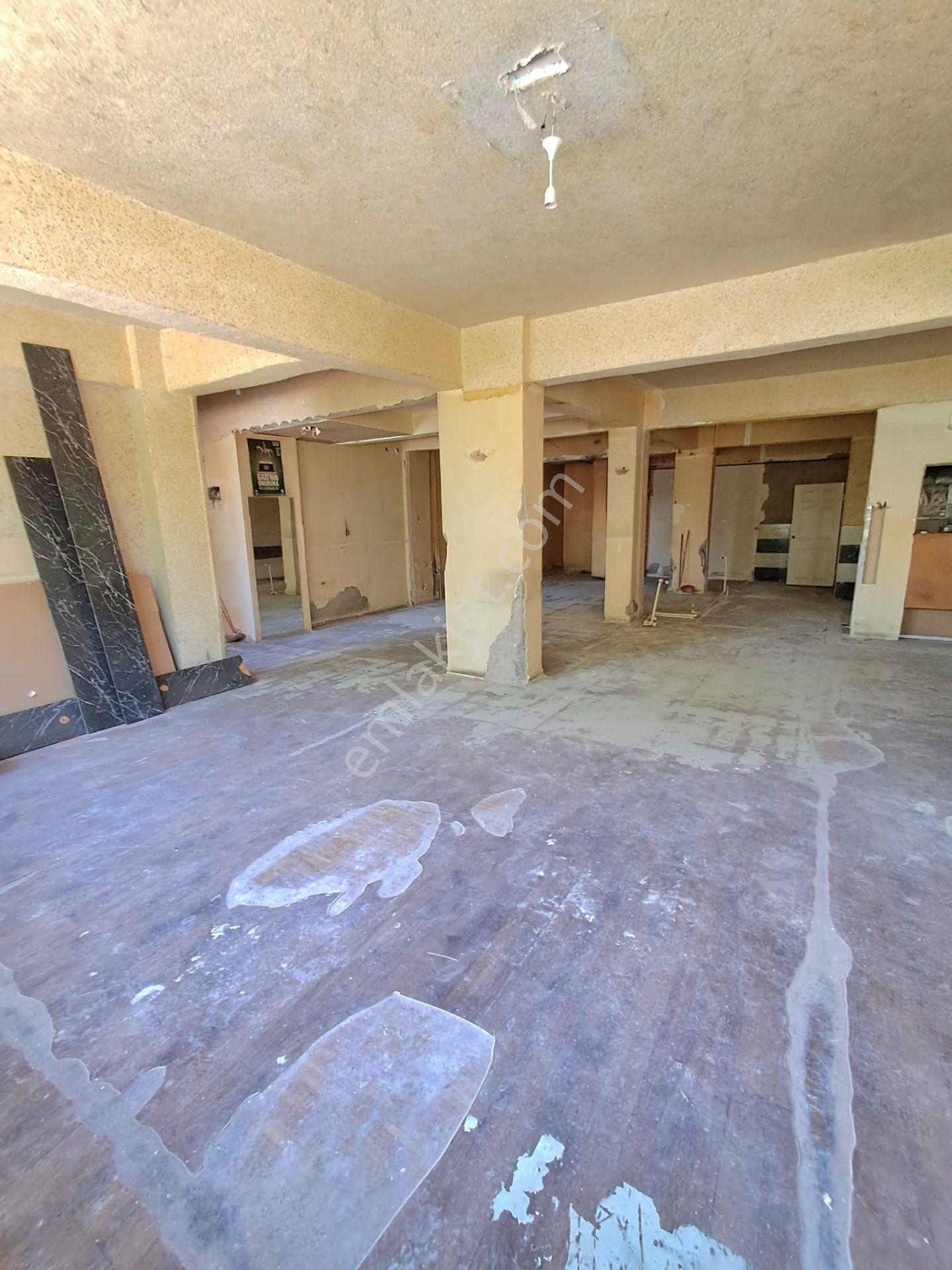 Beştepede Yarim Kotta Ferah Aydınlıklı Yapısız 150m2 Dükkan Kiralık - Görsel 5