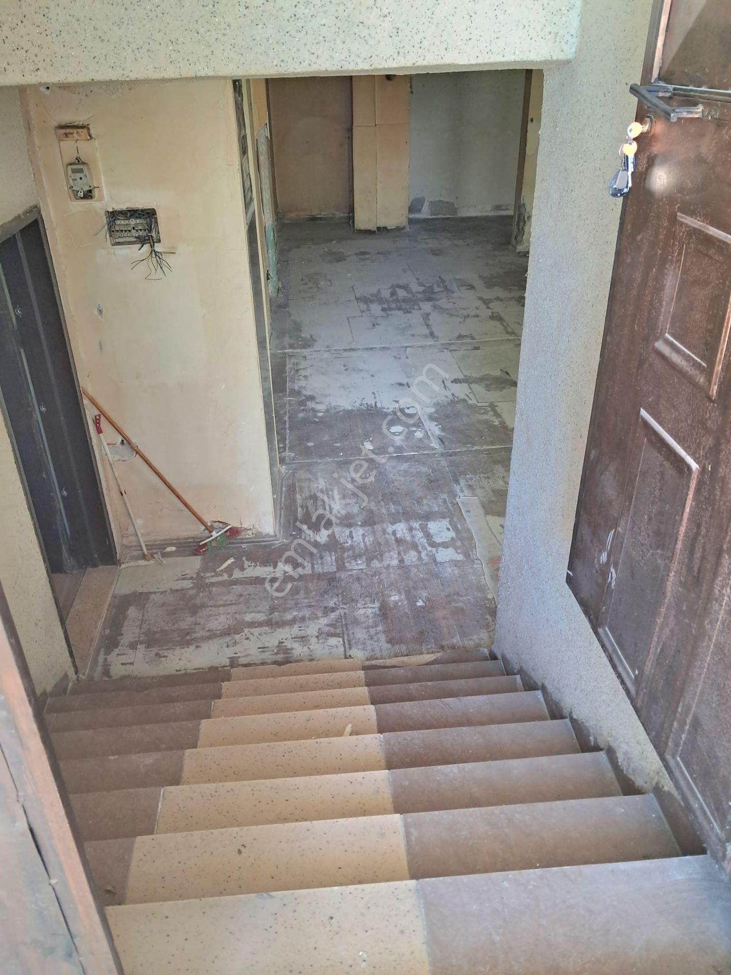 Beştepede Yarim Kotta Ferah Aydınlıklı Yapısız 150m2 Dükkan Kiralık - Görsel 3