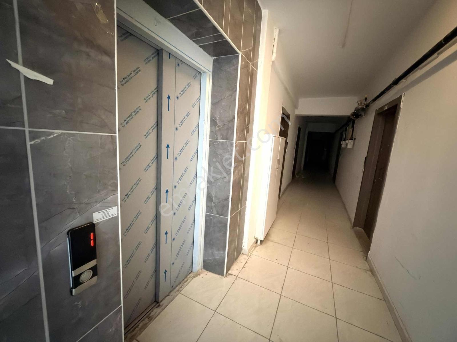 Çarşının Kalbinde Güneş Akşama Kadar İçinde Eşyalı 1+1 Daire - Görsel 8