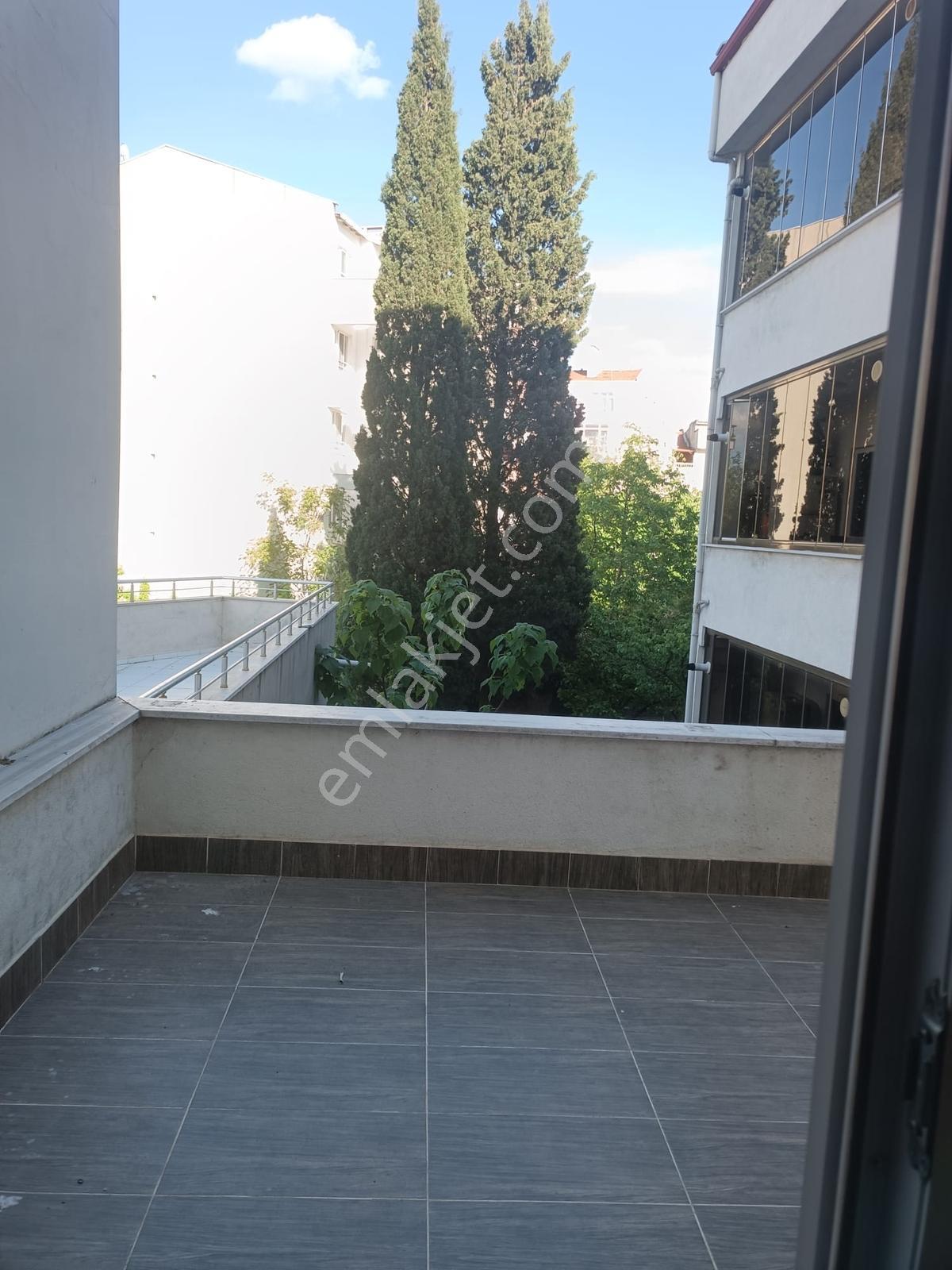 Kapalı Pazar Karşısında Teraslı Ve Balkonlu Kiralık 3+1 Daire - Görsel 13