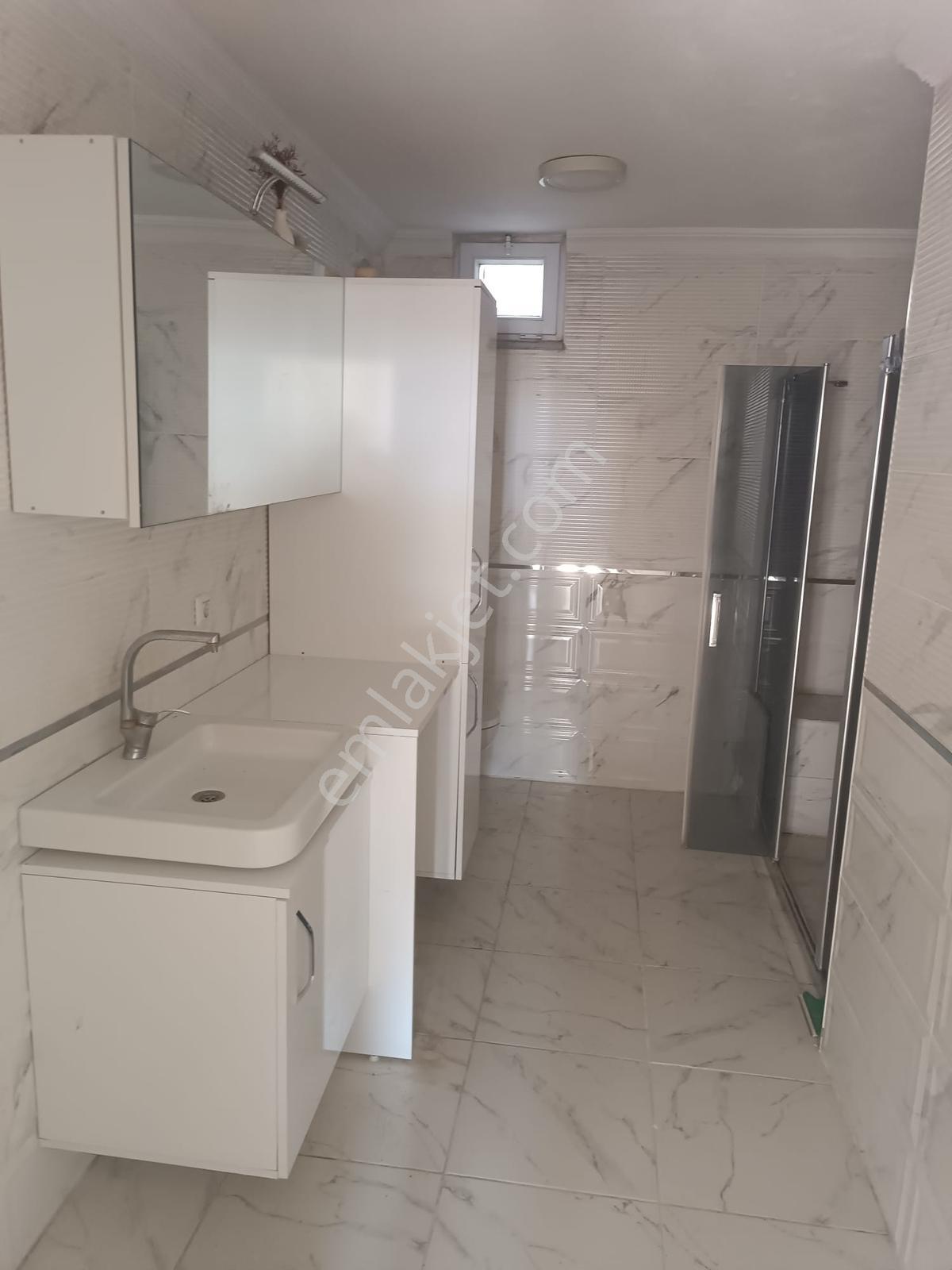 Kapalı Pazar Karşısında Teraslı Ve Balkonlu Kiralık 3+1 Daire - Görsel 12