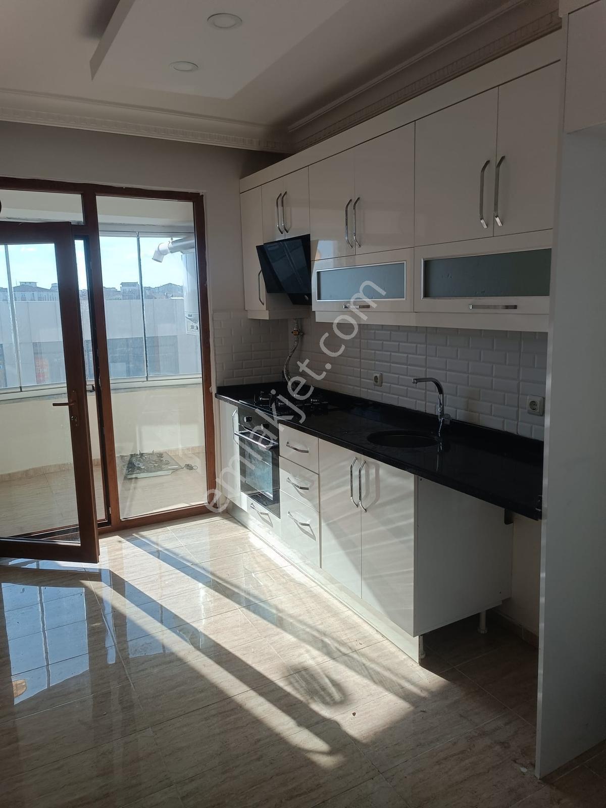 Kapalı Pazar Karşısında Teraslı Ve Balkonlu Kiralık 3+1 Daire - Görsel 16