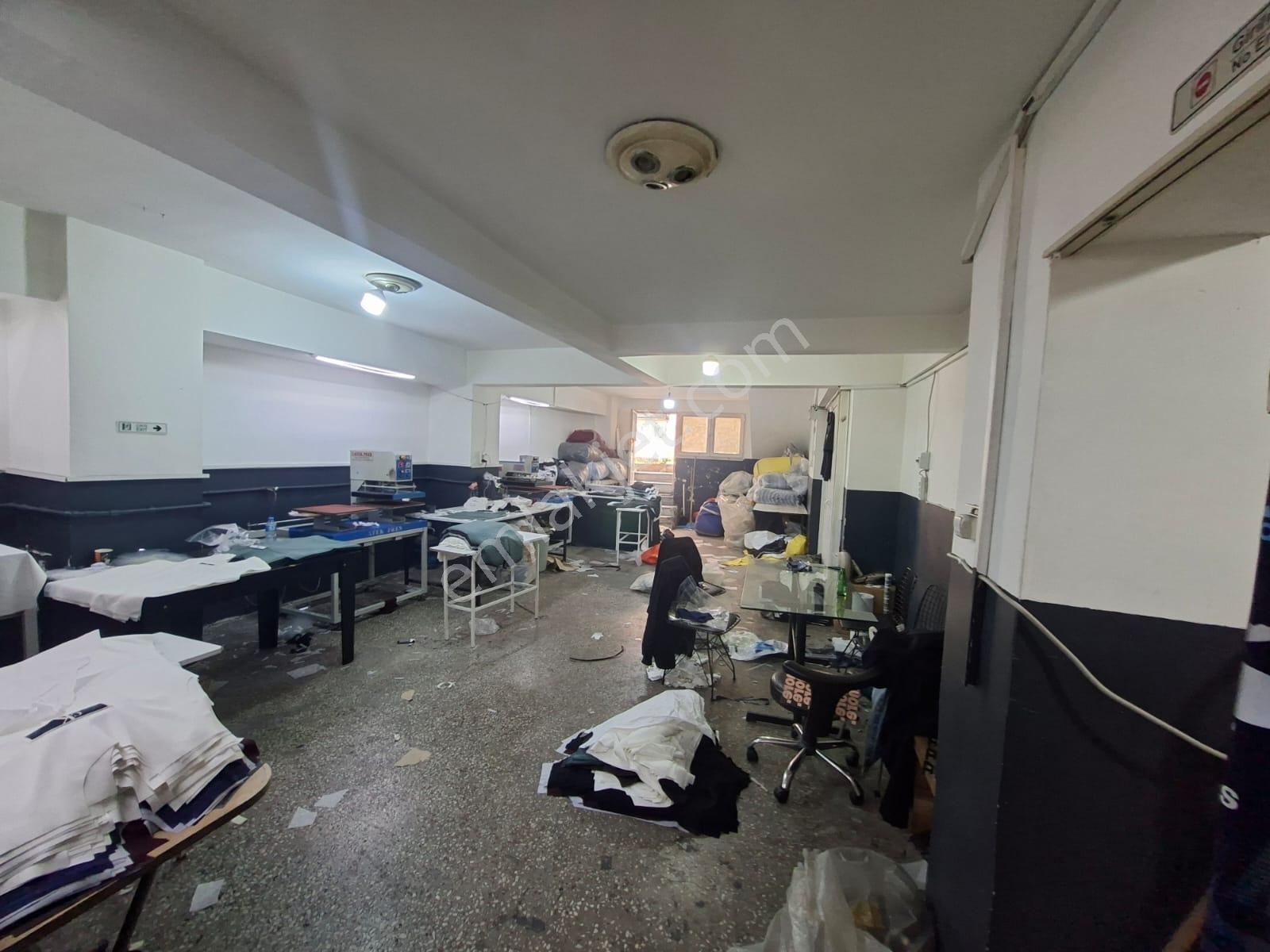 Güngören Merkez Mahallesinde 100 Metre Tuvalet Banyo Mutfak Olan