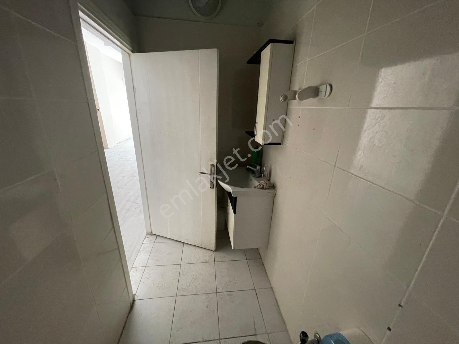 Es Gayrimenkul Hasekide 3 Katlı 210m Kiralık Dükkan - Görsel 2