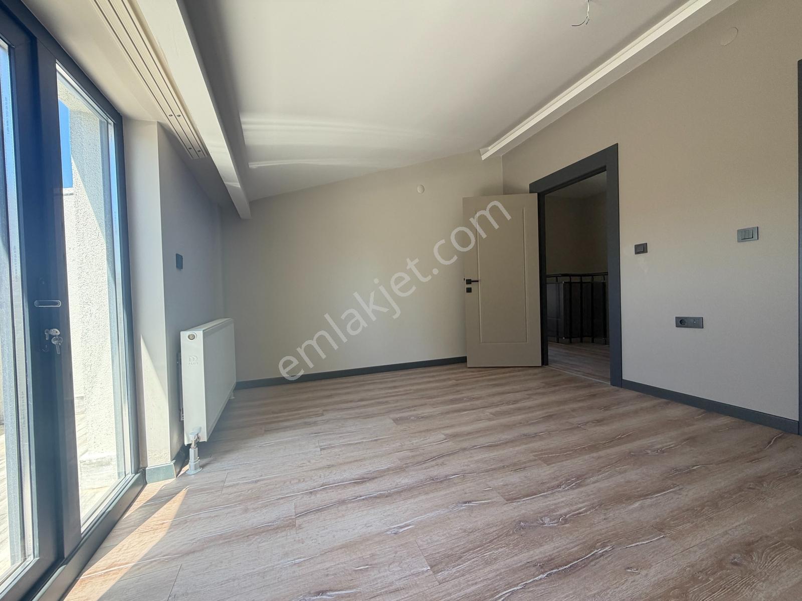İncekte Çatı Eğimsiz/bağımsız Mutfak/ Önü Açık Kiralık 4+1 - Görsel 31