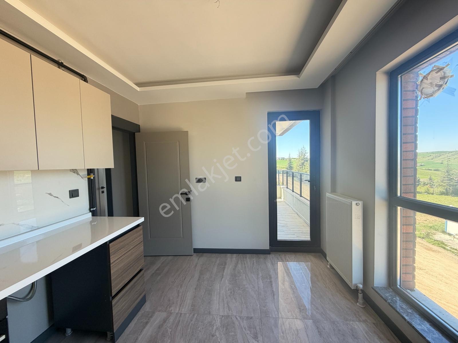 İncekte Çatı Eğimsiz/bağımsız Mutfak/ Önü Açık Kiralık 4+1 - Görsel 14
