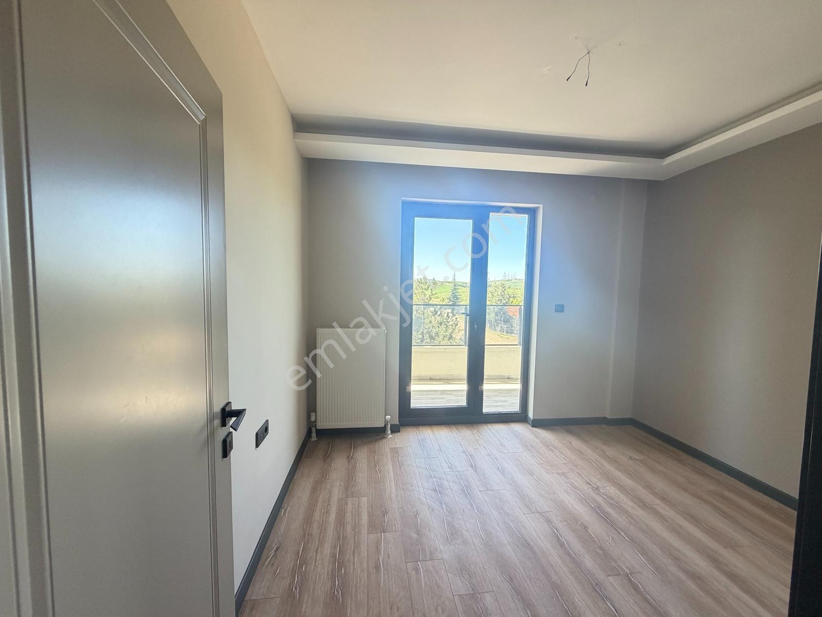 İncekte Çatı Eğimsiz/bağımsız Mutfak/ Önü Açık Kiralık 4+1 - Görsel 4