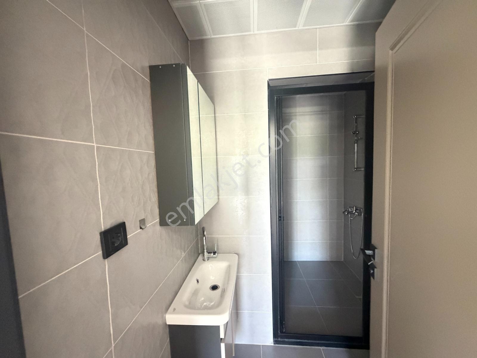 İncekte Çatı Eğimsiz/bağımsız Mutfak/ Önü Açık Kiralık 4+1 - Görsel 33