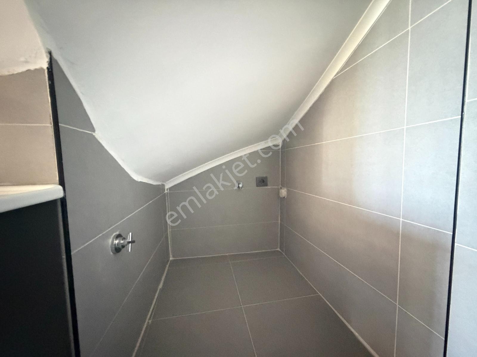 İncekte Çatı Eğimsiz/bağımsız Mutfak/ Önü Açık Kiralık 4+1 - Görsel 18