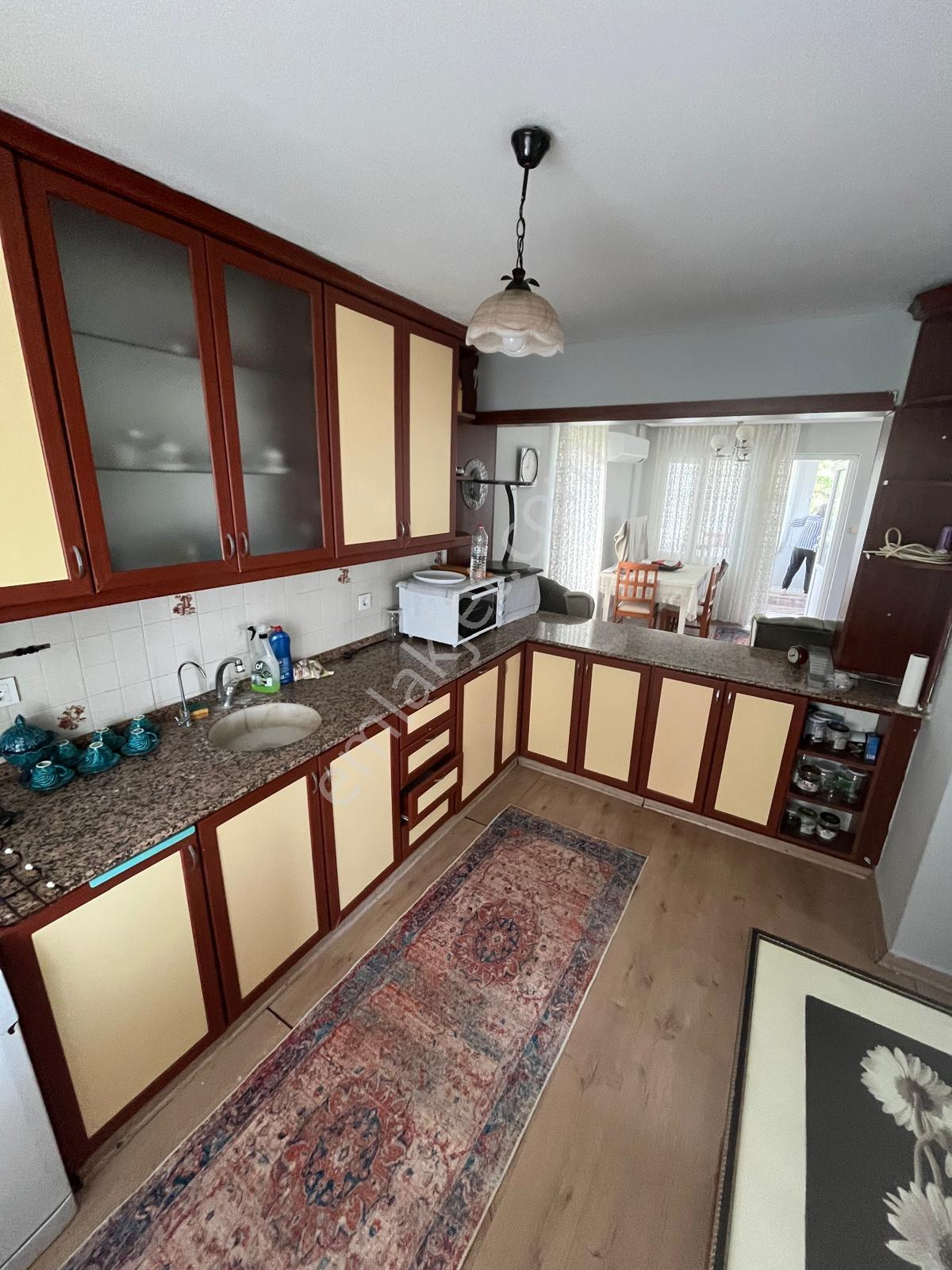 Urla Torasan Da Deniz Ve Sahile Yürüme Mesafesinde Kiralık Villa - Görsel 13
