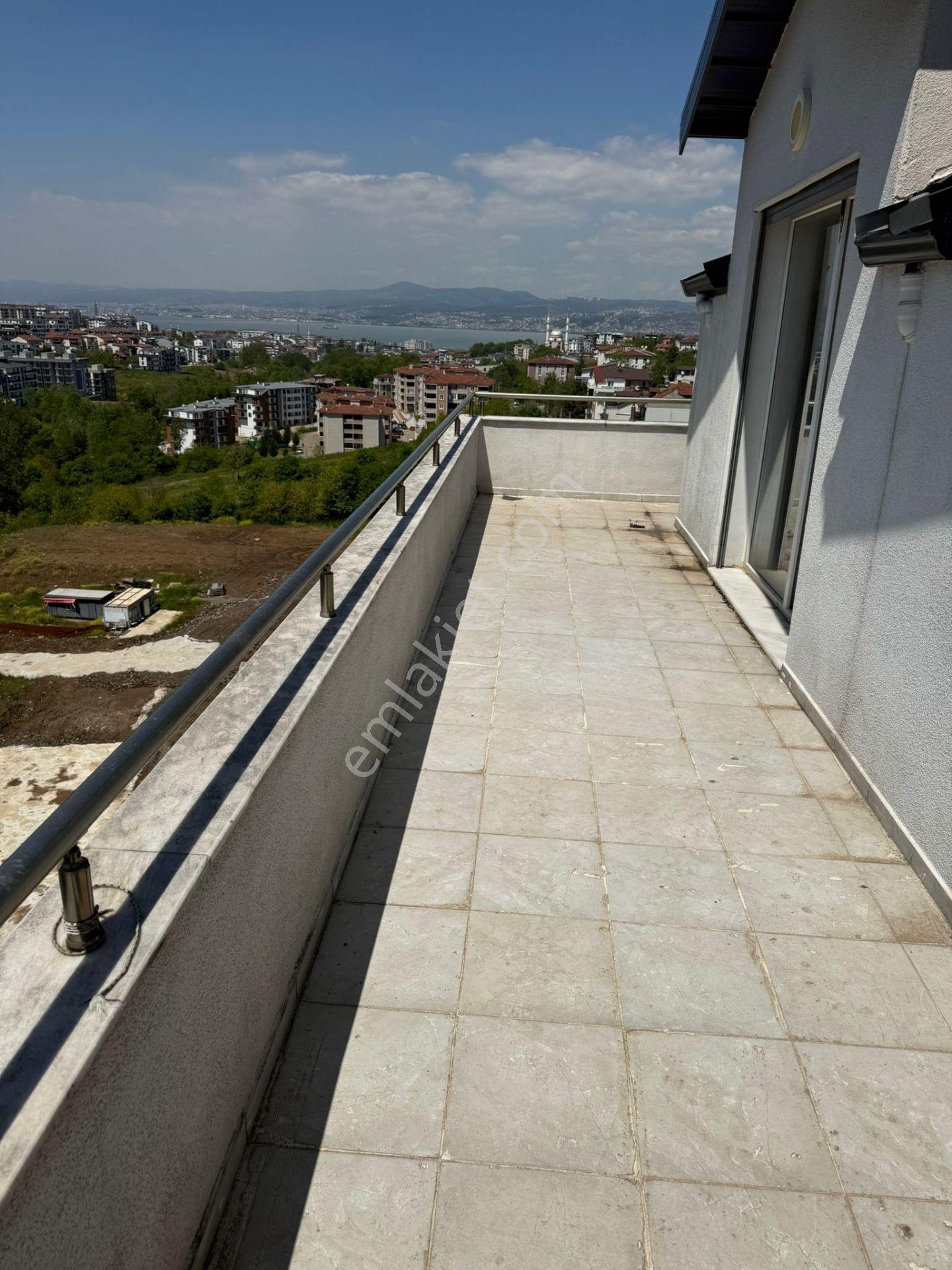 🌅🏡 Başiskele Altınkent’te Deniz Manzaralı Lüks Çatı Dubleks! 🏡🌅 - Görsel 27