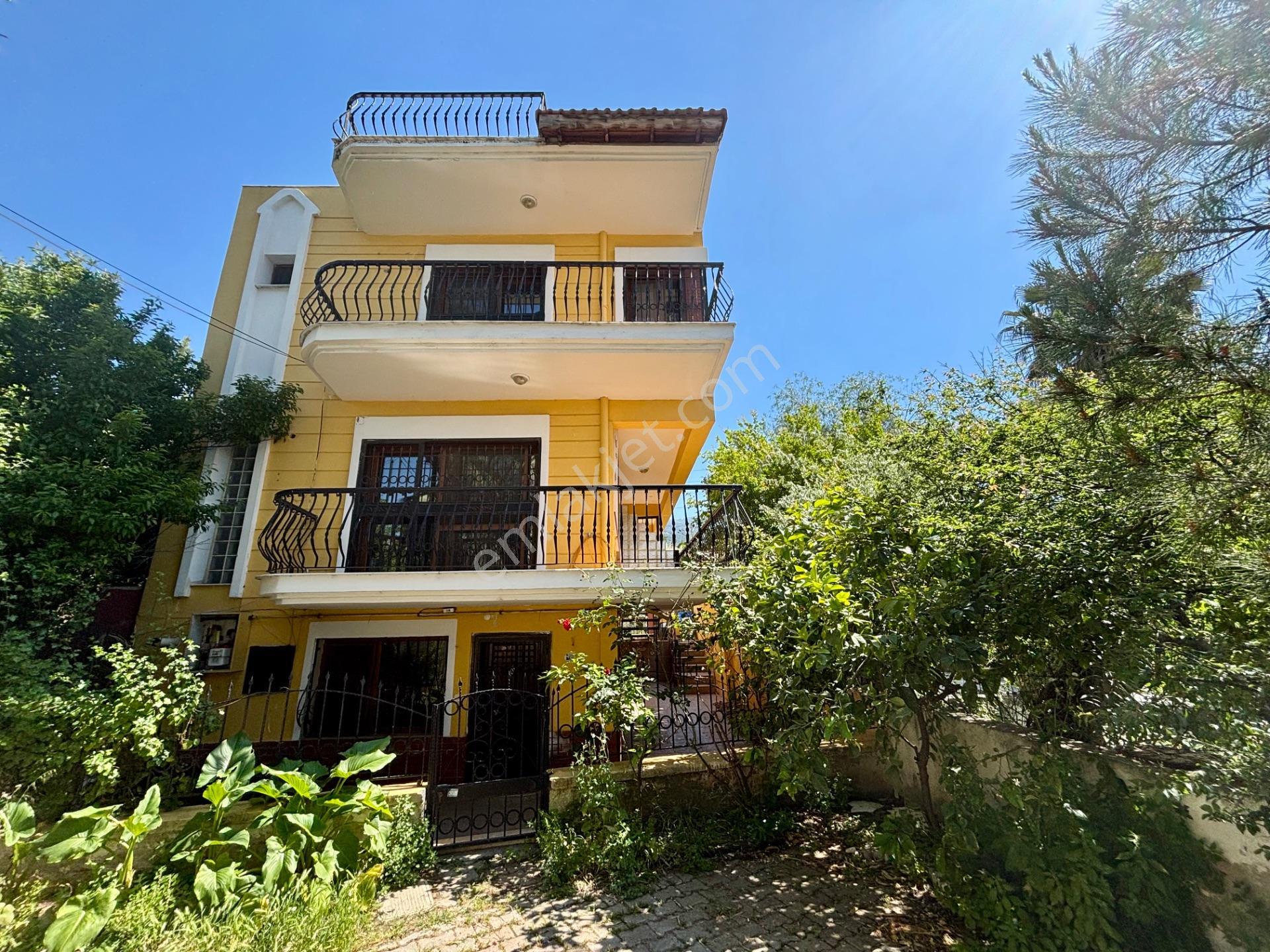 Altıevlerde Teraslı, Deniz Manzaralı Geniş 4+1 Villa - Görsel 35