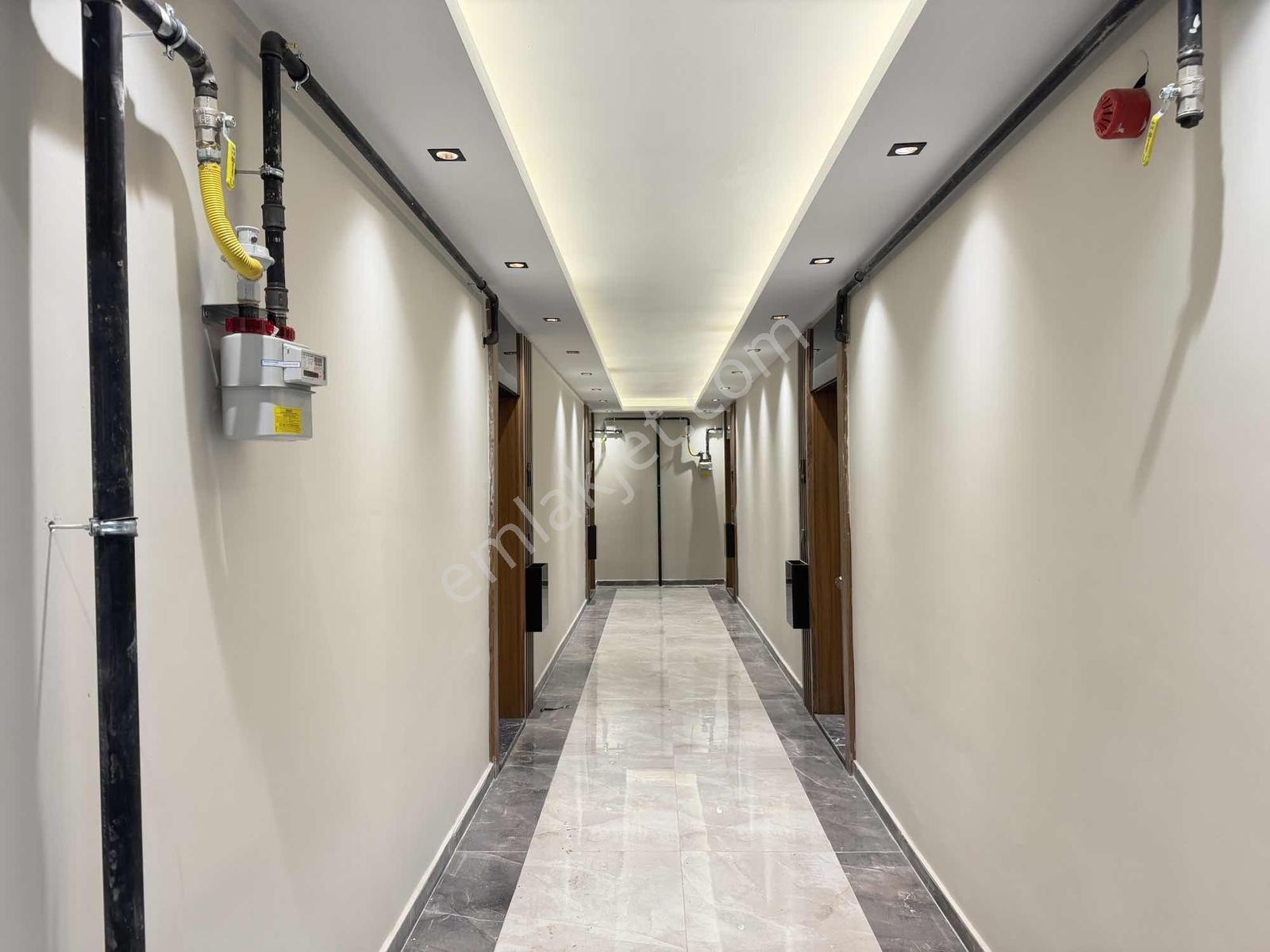 İncek'te Site İçi Ara Kat Kapalı Otoparklı Kiralık 1+1 - Görsel 32
